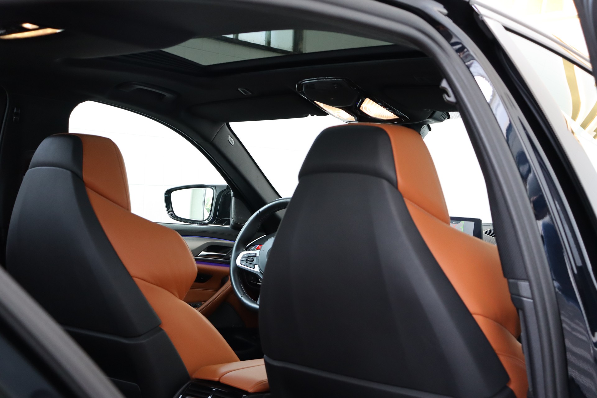 BMW M5 XDRIVE DRIVELOGIC * GRAIL AUSPUFF * AST-FEDERN * CUSTOM-FELGEN * CH-FAHRZEUG *-image-23