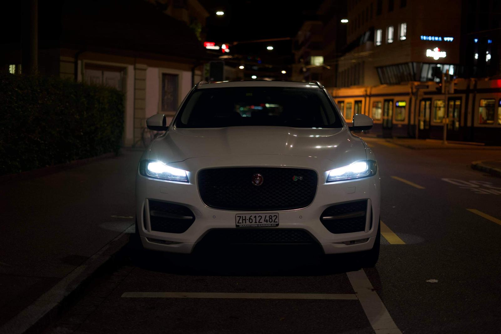 JAGUAR Faguar F-Pace 2.0 Diesel R-Line AWD-image-0