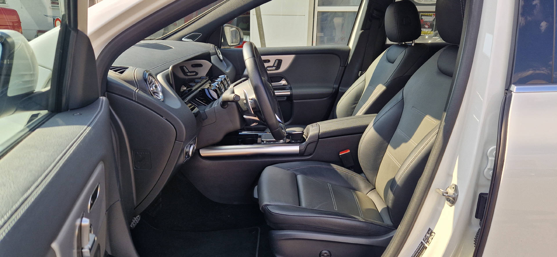 MERCEDES-BENZ GLA 35 AMG 4matic-image-5