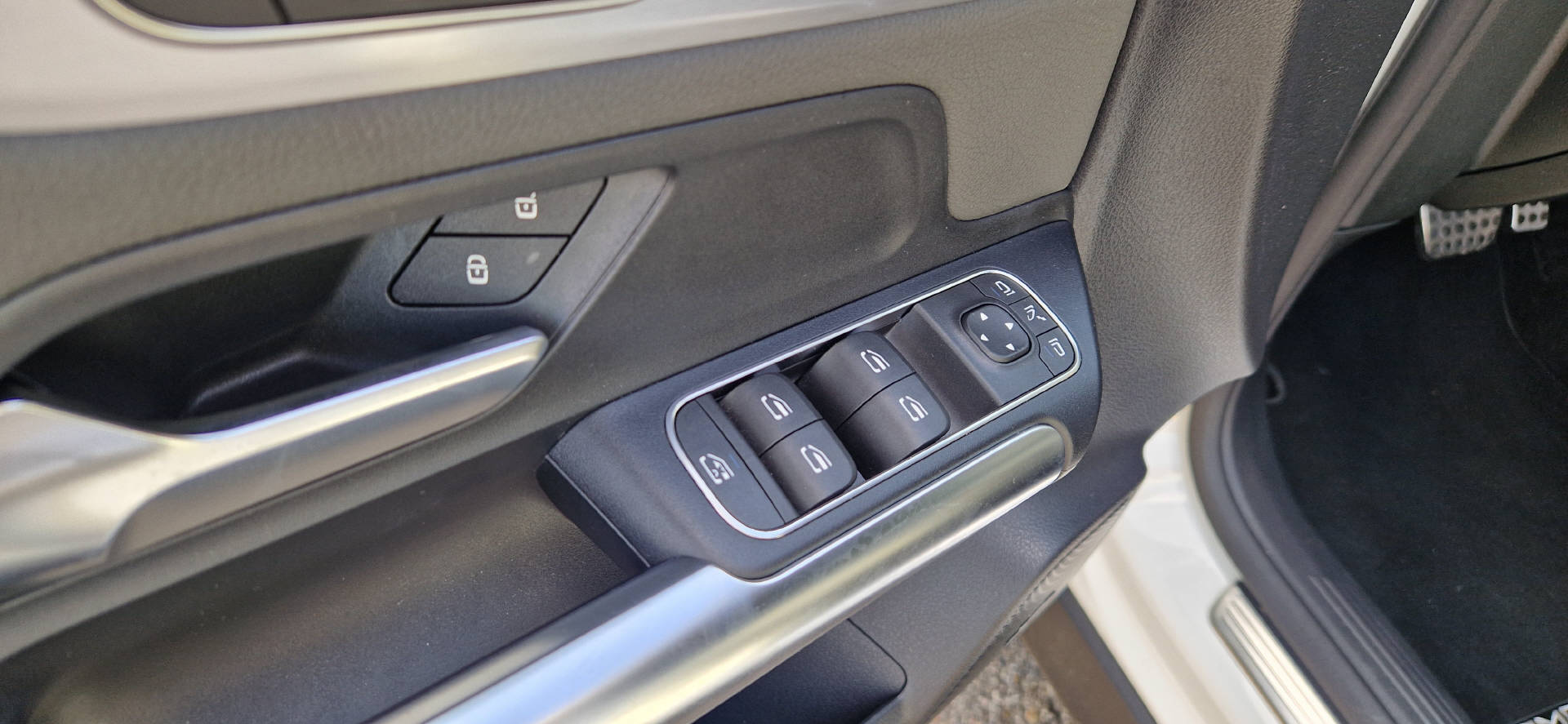 MERCEDES-BENZ GLA 35 AMG 4matic-image-4