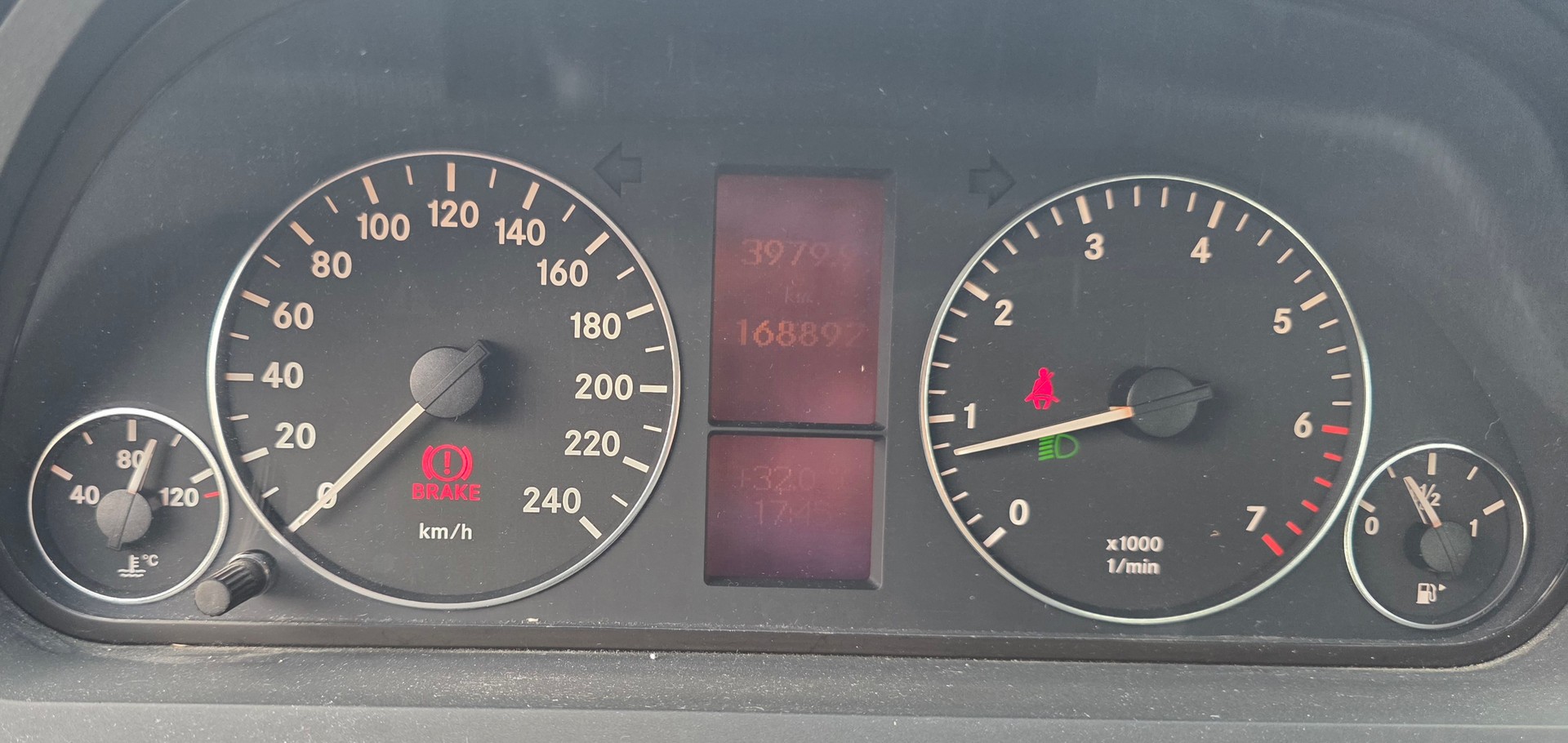 MERCEDES-BENZ A 150 Classic-image-7