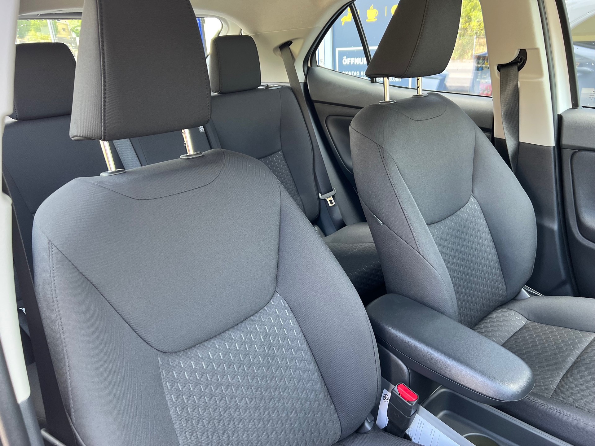 TOYOTA Yaris Cross 1.5 Comfort AWDi e-CVT-image-10