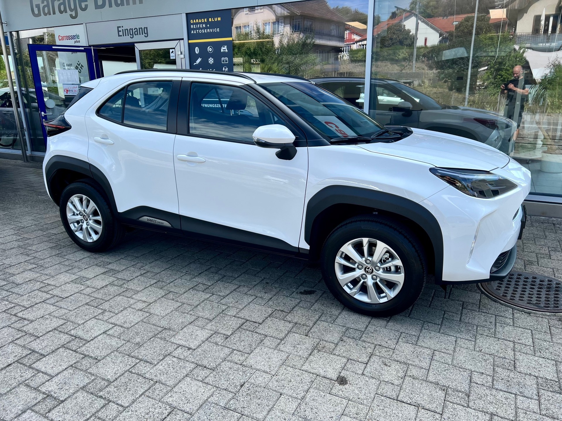 TOYOTA Yaris Cross 1.5 Comfort AWDi e-CVT-image-4