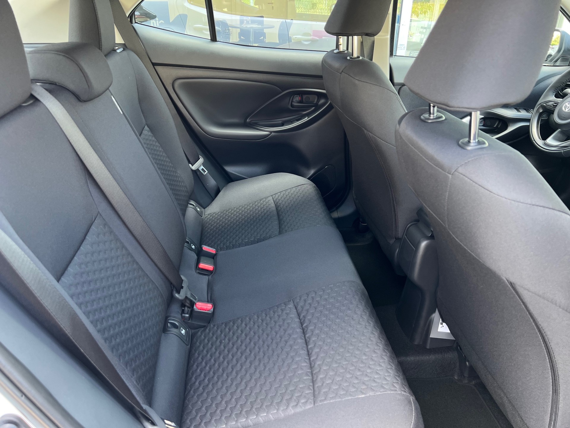 TOYOTA Yaris Cross 1.5 Comfort AWDi e-CVT-image-11