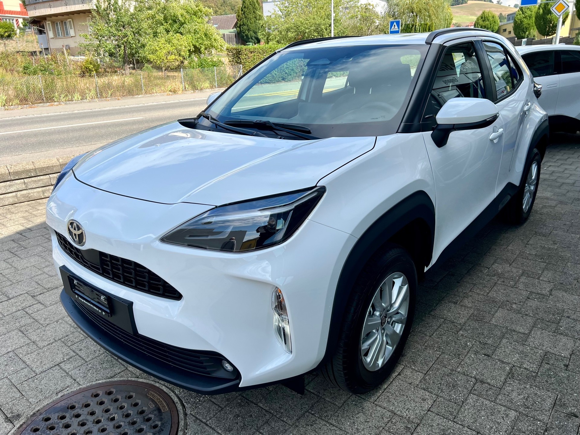 TOYOTA Yaris Cross 1.5 Comfort AWDi e-CVT-image-8