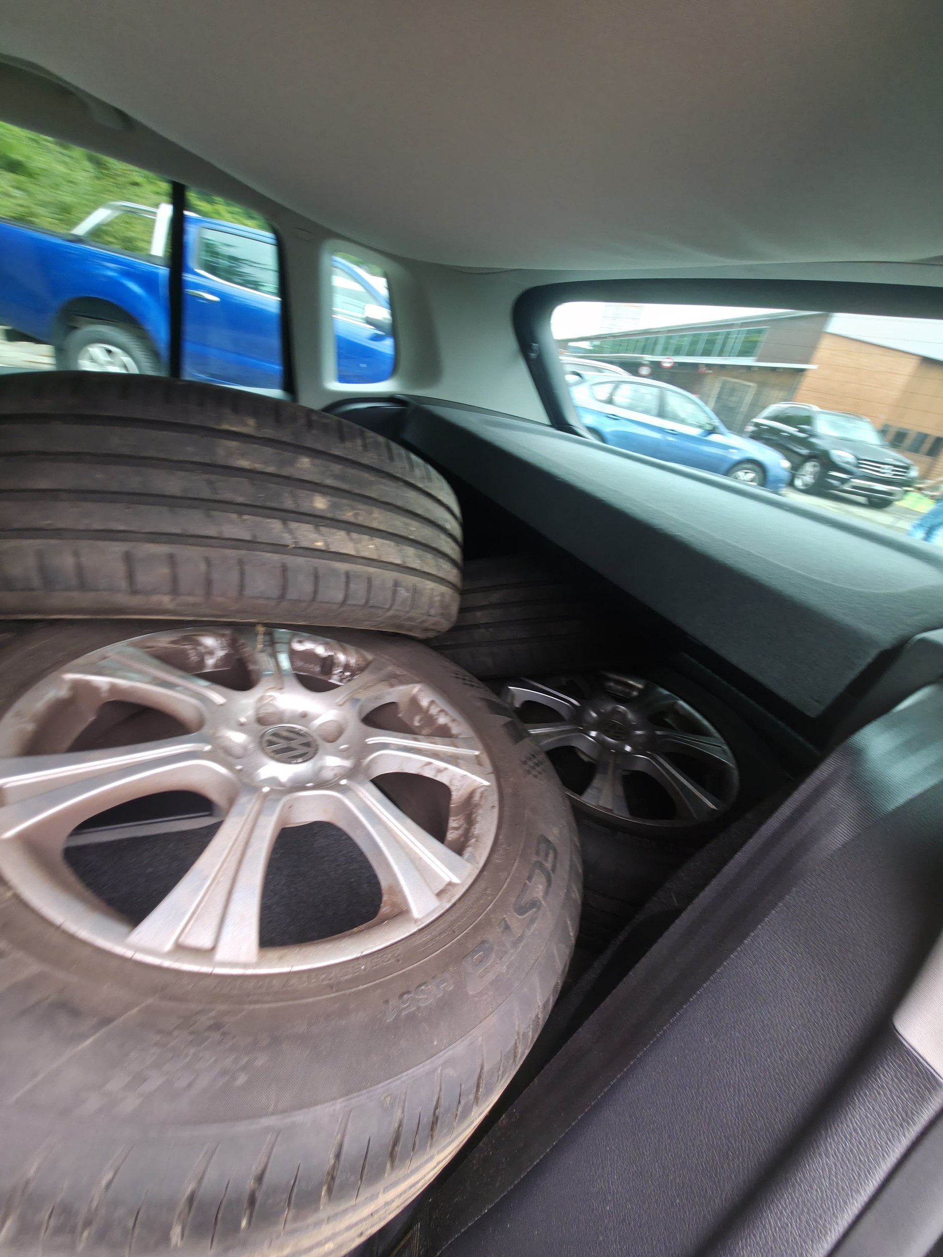 VW Tiguan 1.4 TSI Sport&Style-image-8