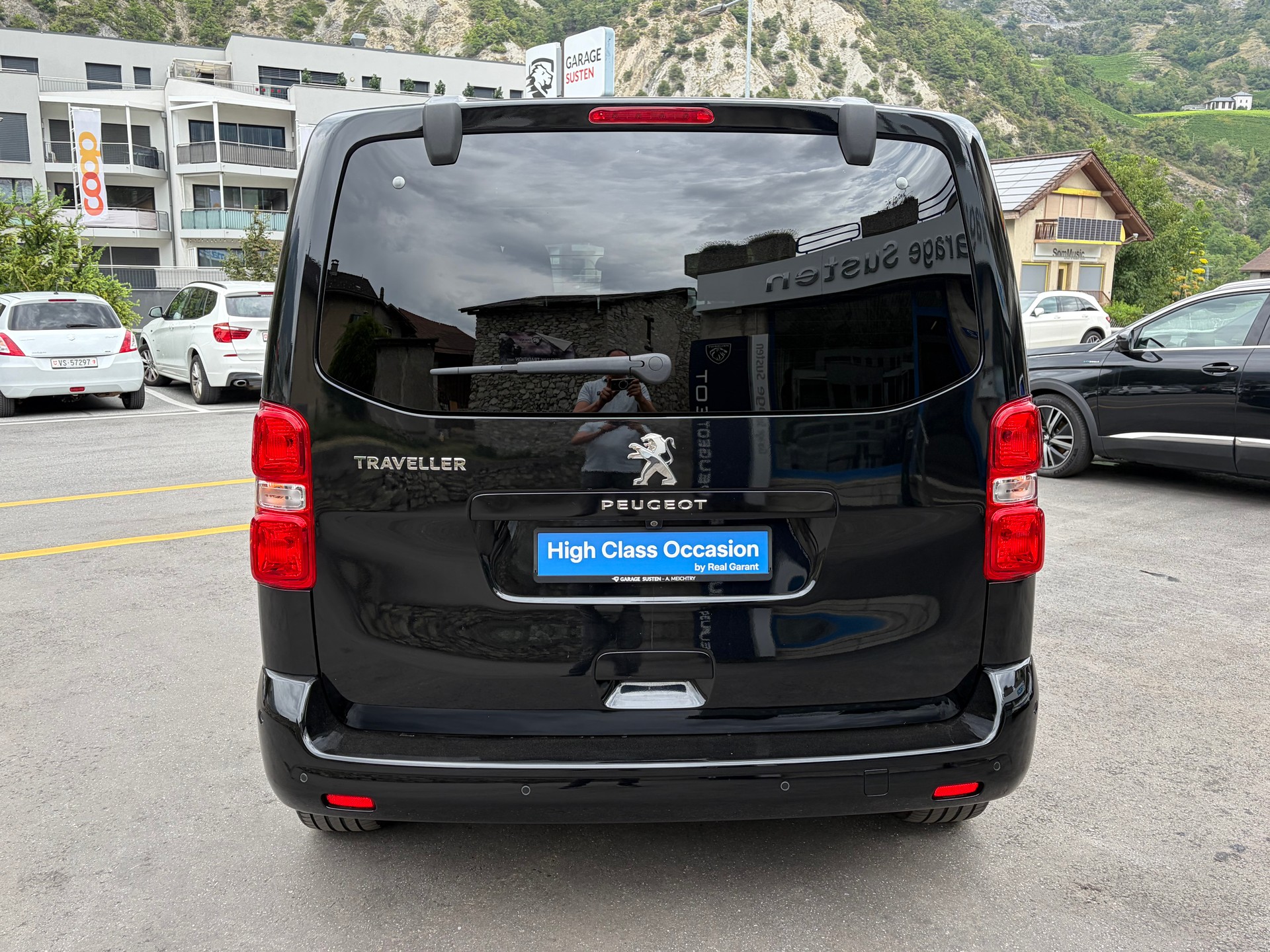 PEUGEOT Traveller 2.0 BlueHDi Allure Standard EAT8-showroom-element-3