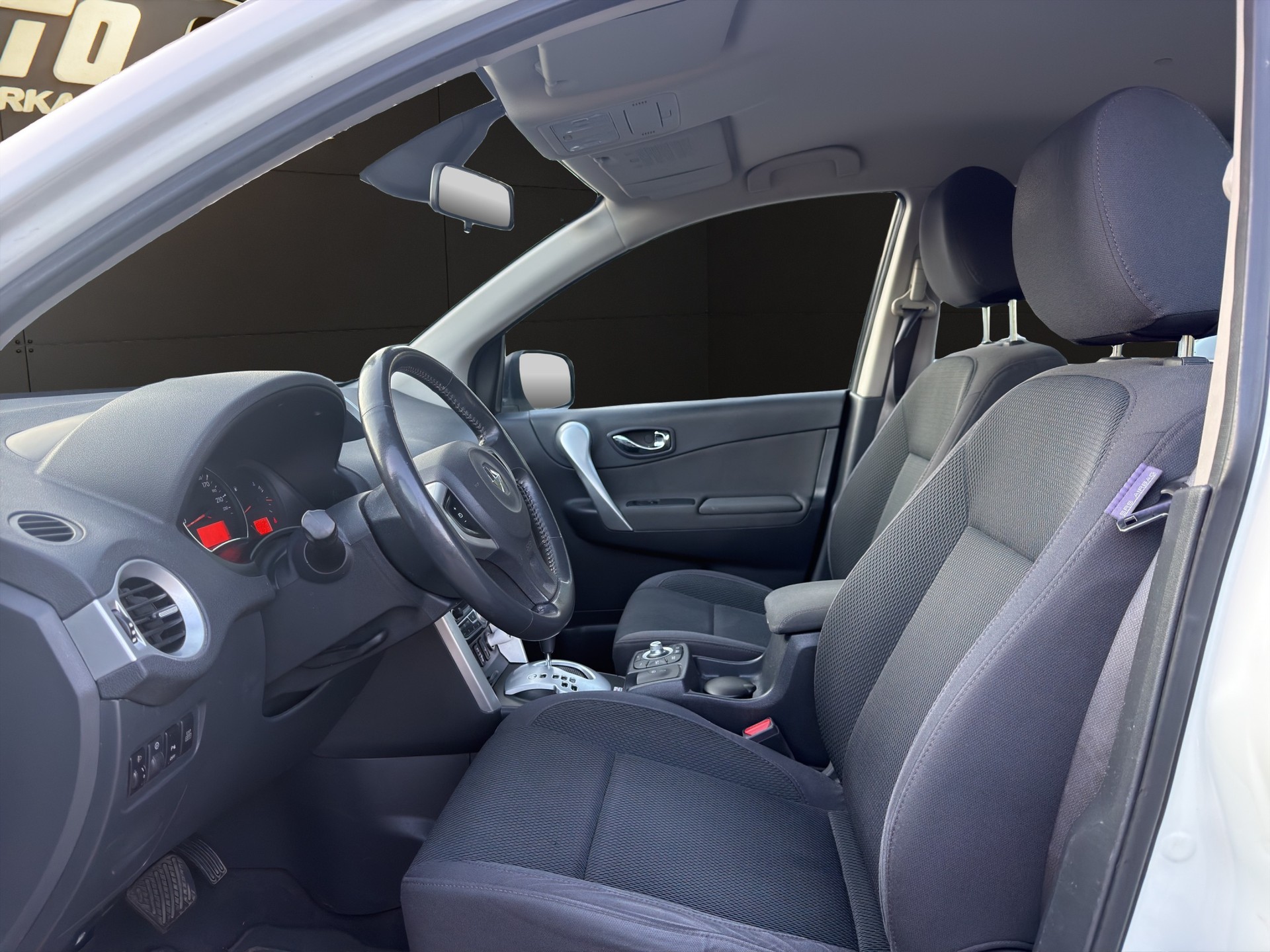 RENAULT Koleos 2.0 dCi Dynamique 4x4 Automatic-image-10
