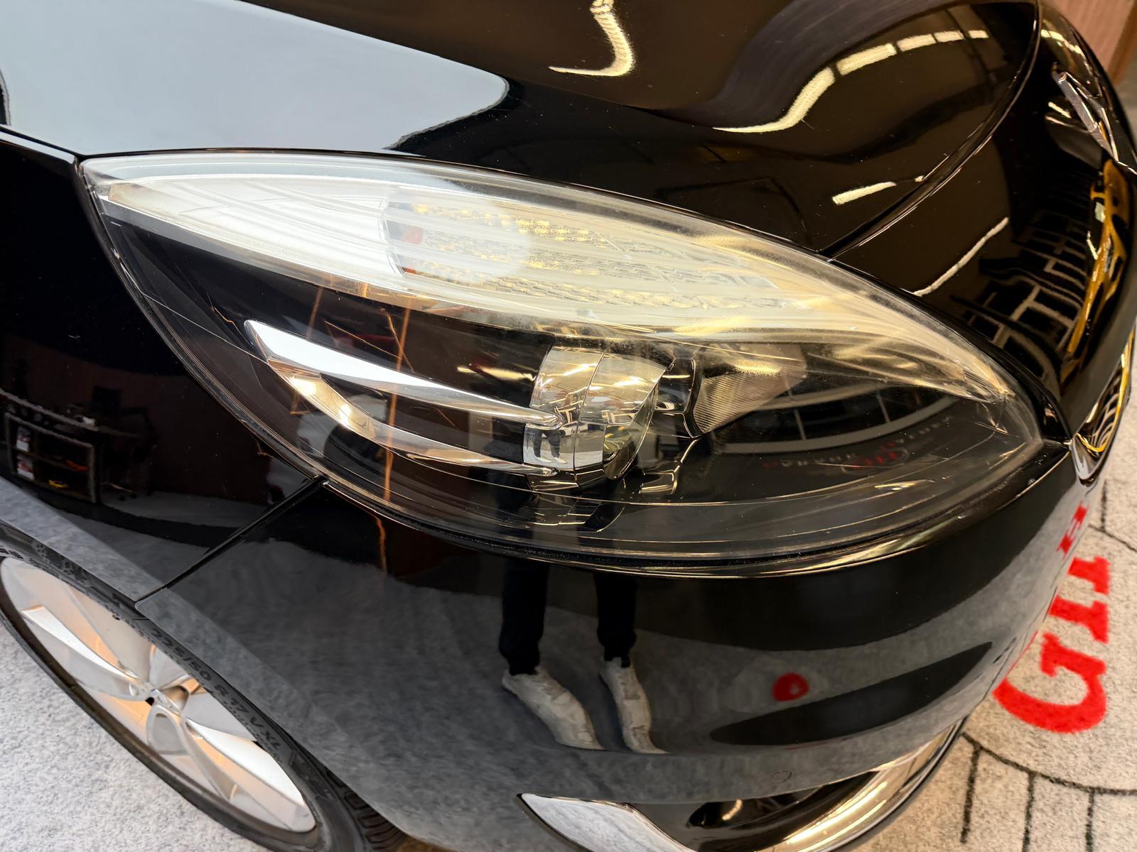 RENAULT Grand Scénic 2.0 dCi 150 Privilège 7P-image-9