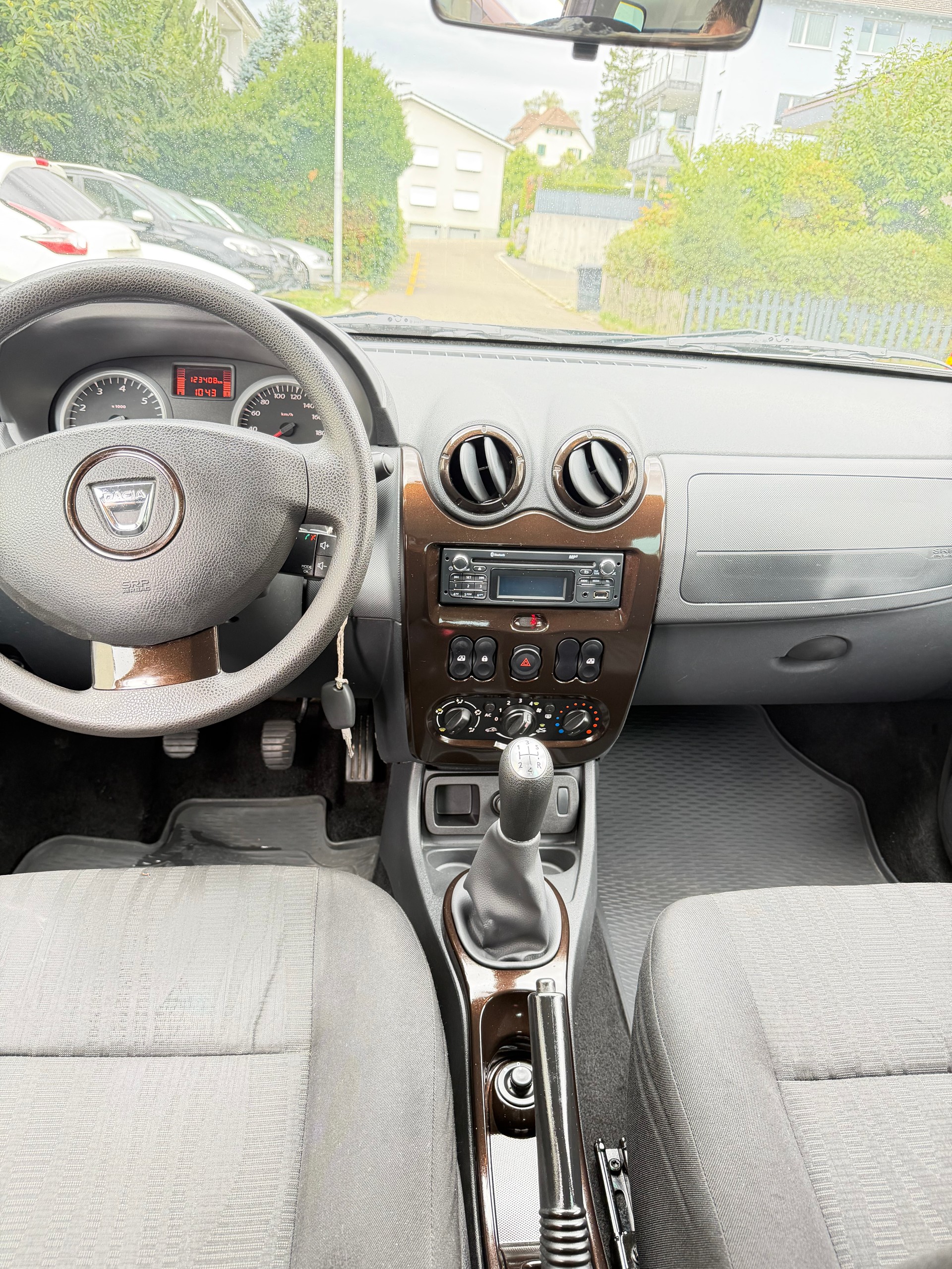 DACIA Duster 1.6 City Lauréate 4x2-image-9