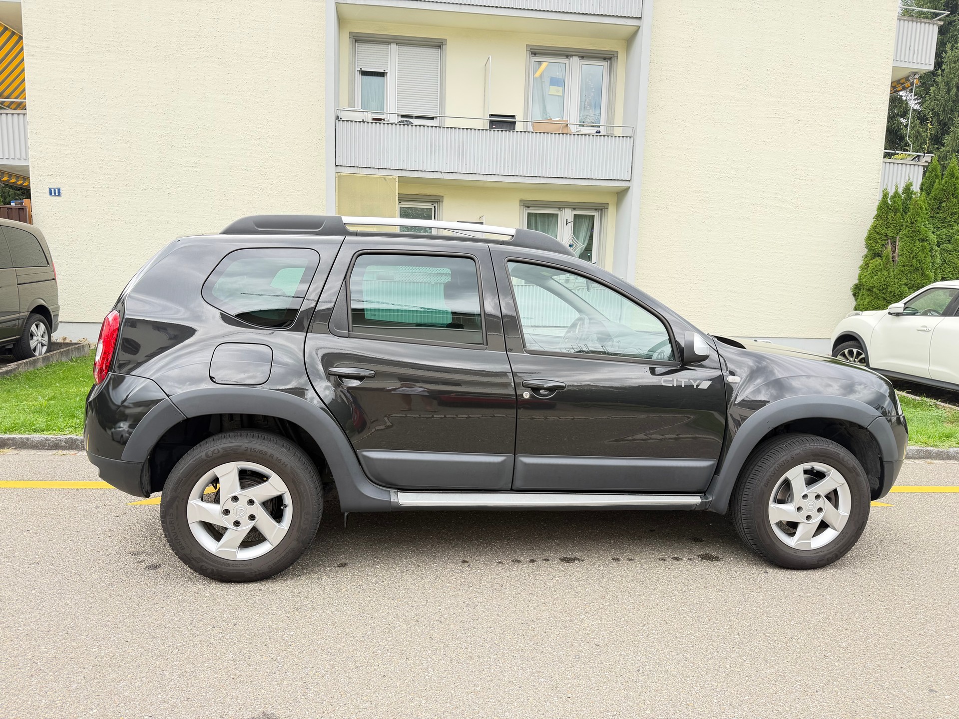 DACIA Duster 1.6 City Lauréate 4x2-image-6