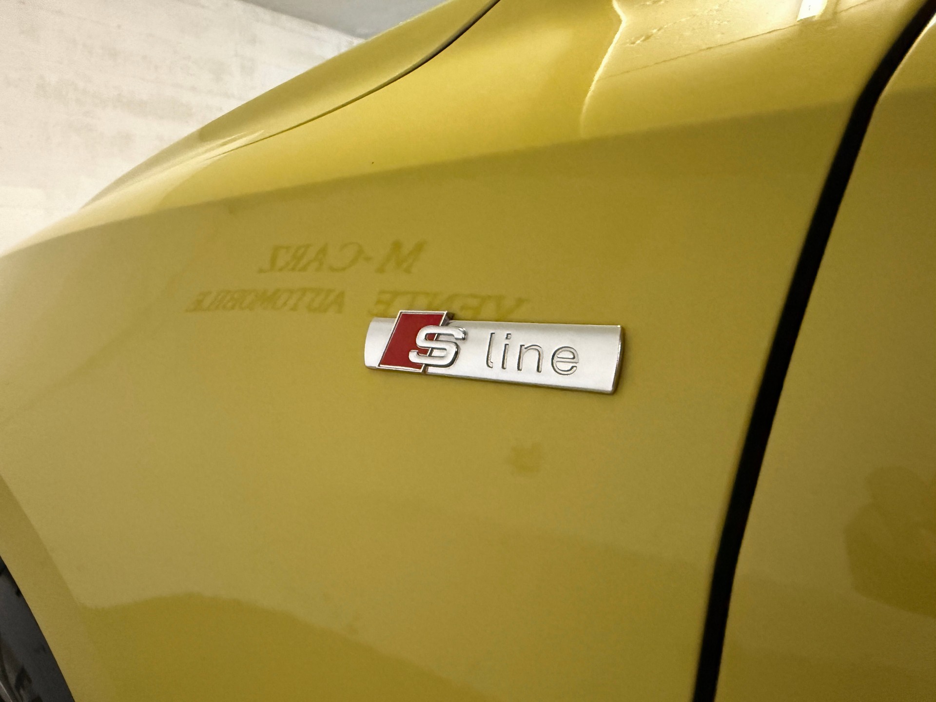 AUDI A1 Sportback 35 TFSI S Line S-tronic *Full options* *Python Yellow*-image-4