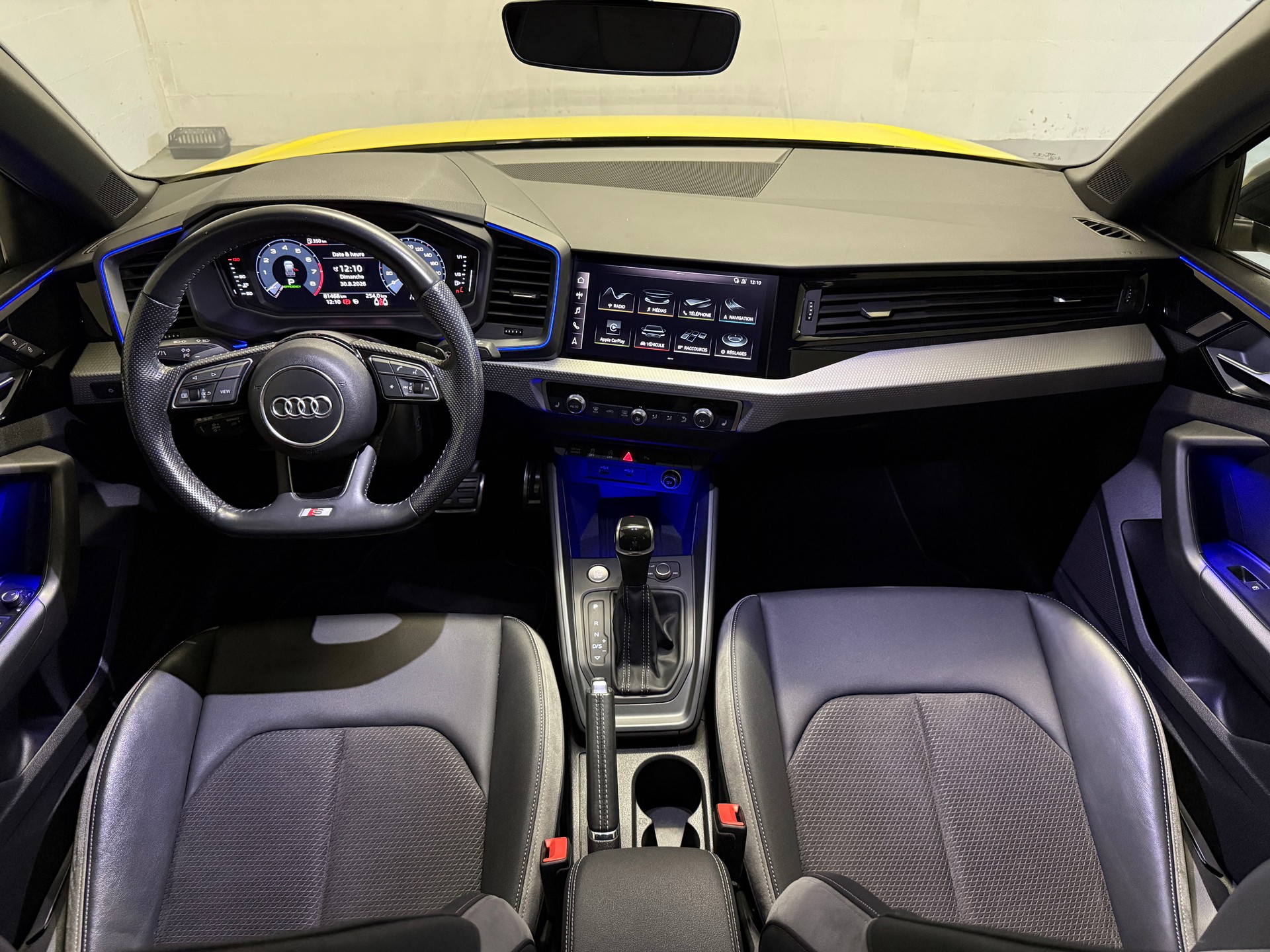 AUDI A1 Sportback 35 TFSI S Line S-tronic *Full options* *Python Yellow*-image-10