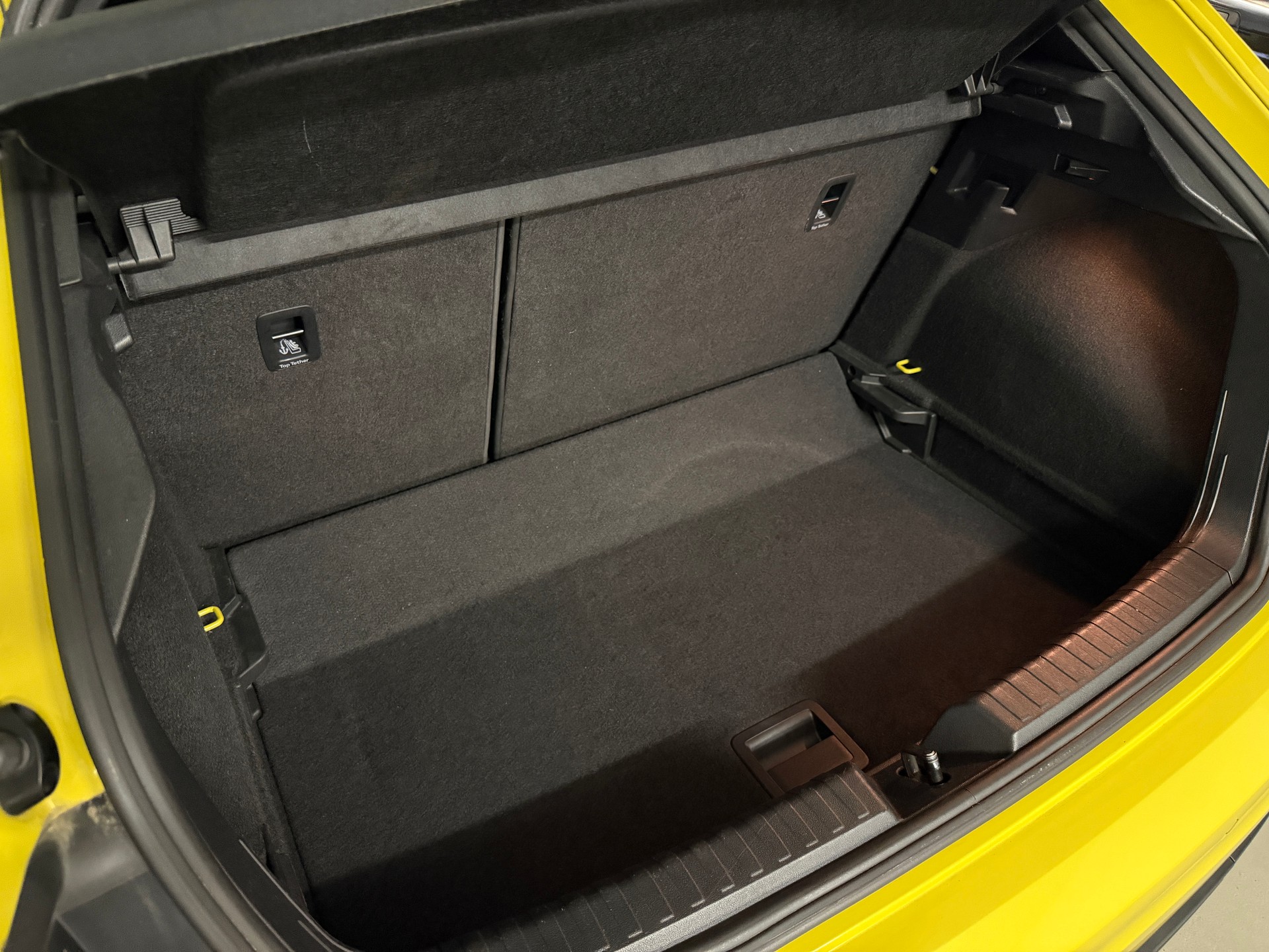 AUDI A1 Sportback 35 TFSI S Line S-tronic *Full options* *Python Yellow*-image-14