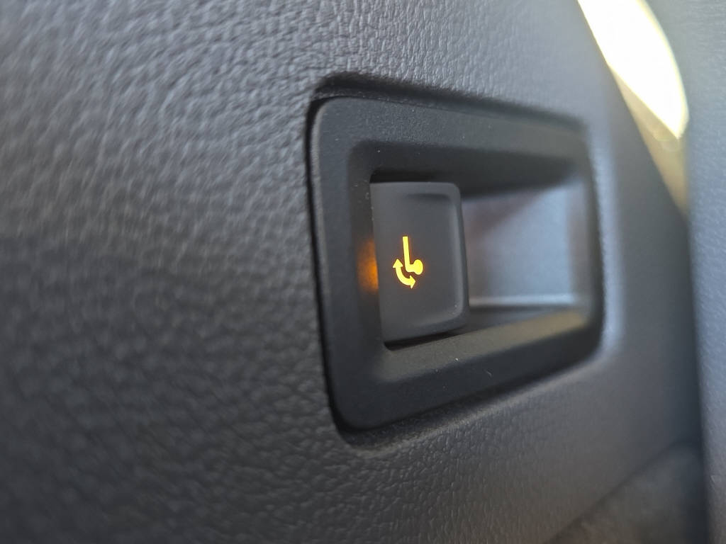 VW Multivan 1.5 TSI eHybrid kurz Style DSG 4motion-image-23