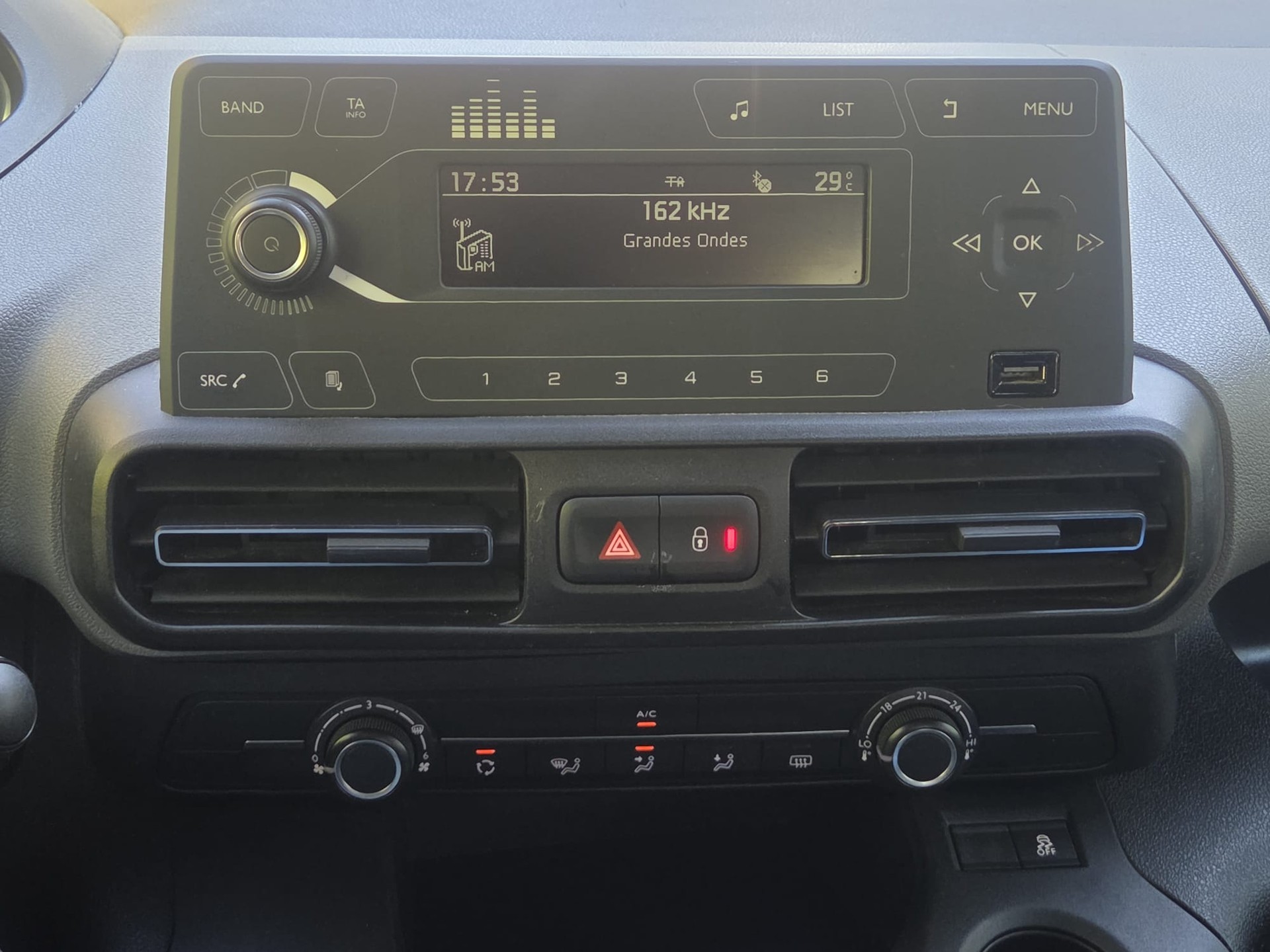 PEUGEOT Rifter 1.5 BlueHDi Active ** AHK * Crochet d'attelage * Frish MFK * Expertise du jour-image-13