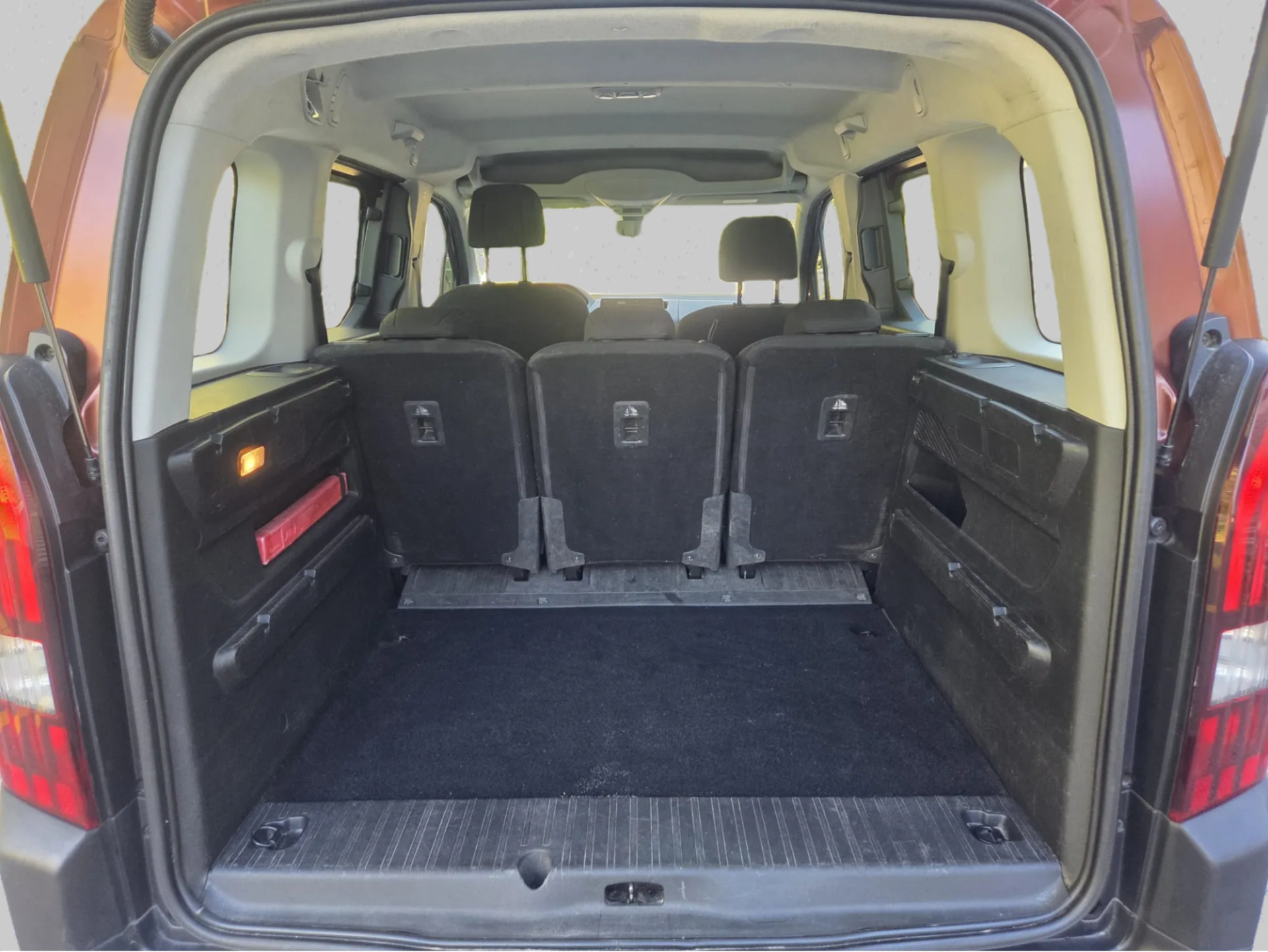 PEUGEOT Rifter 1.5 BlueHDi Active ** AHK * Crochet d'attelage * Frish MFK * Expertise du jour-image-8