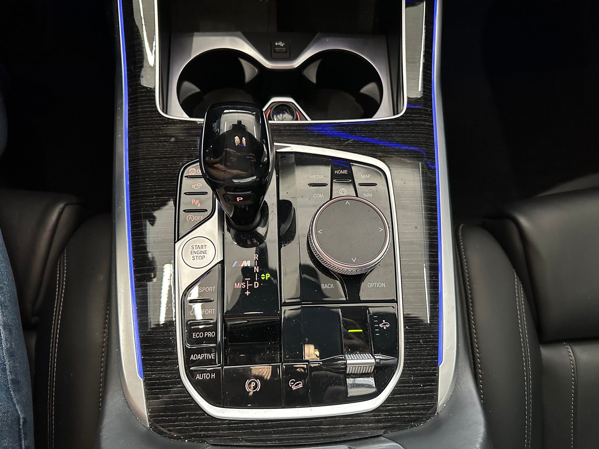 BMW X7 xDrive M50d Steptronic-image-21