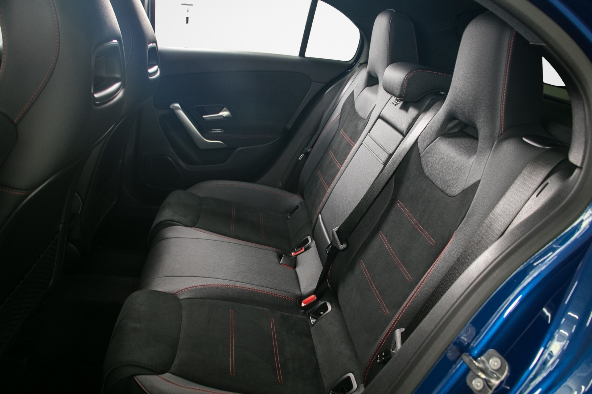 MERCEDES-BENZ A 250 e 8G-DCT-image-11