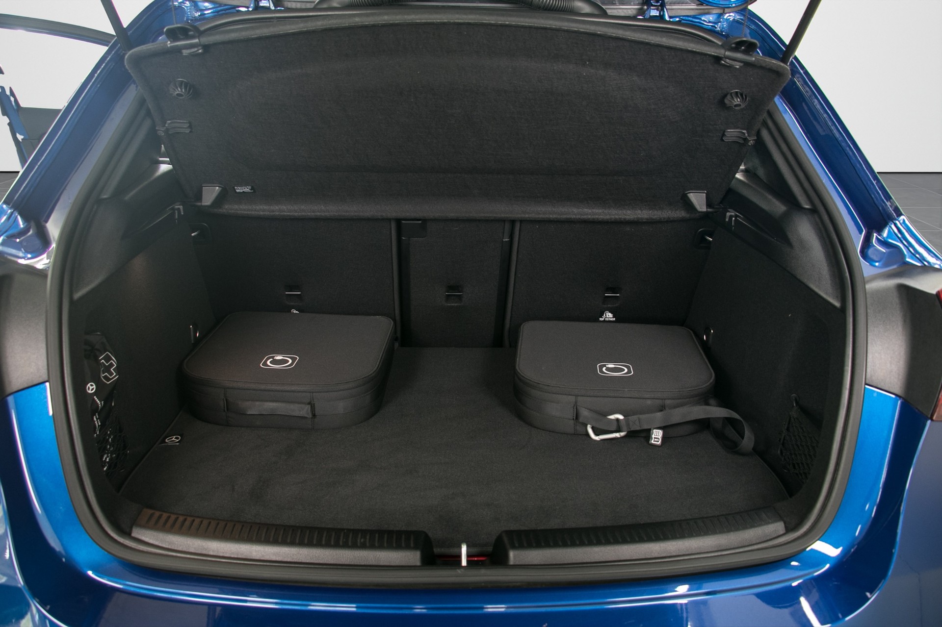 MERCEDES-BENZ A 250 e 8G-DCT-image-13