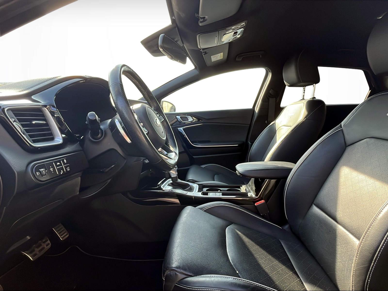 KIA ProCeed 1.5 T-GDi MHEV GT-Line-image-3