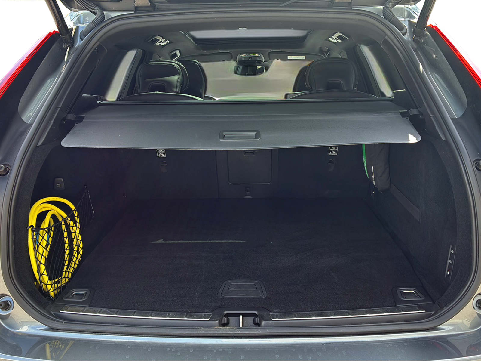 VOLVO XC60 2.0 T8 TE R-Design eAWD-image-14
