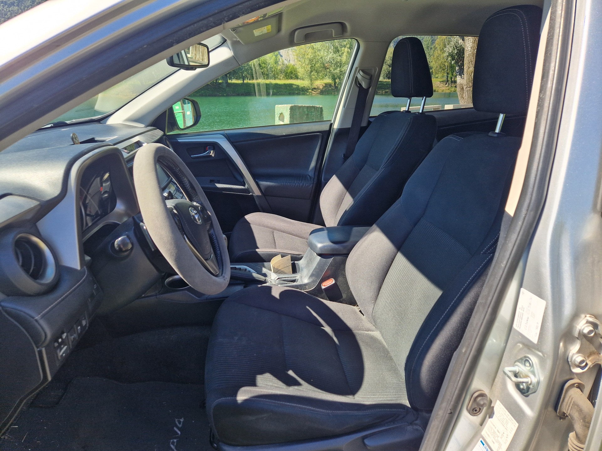 TOYOTA RAV-4 2.0 Style-image-8