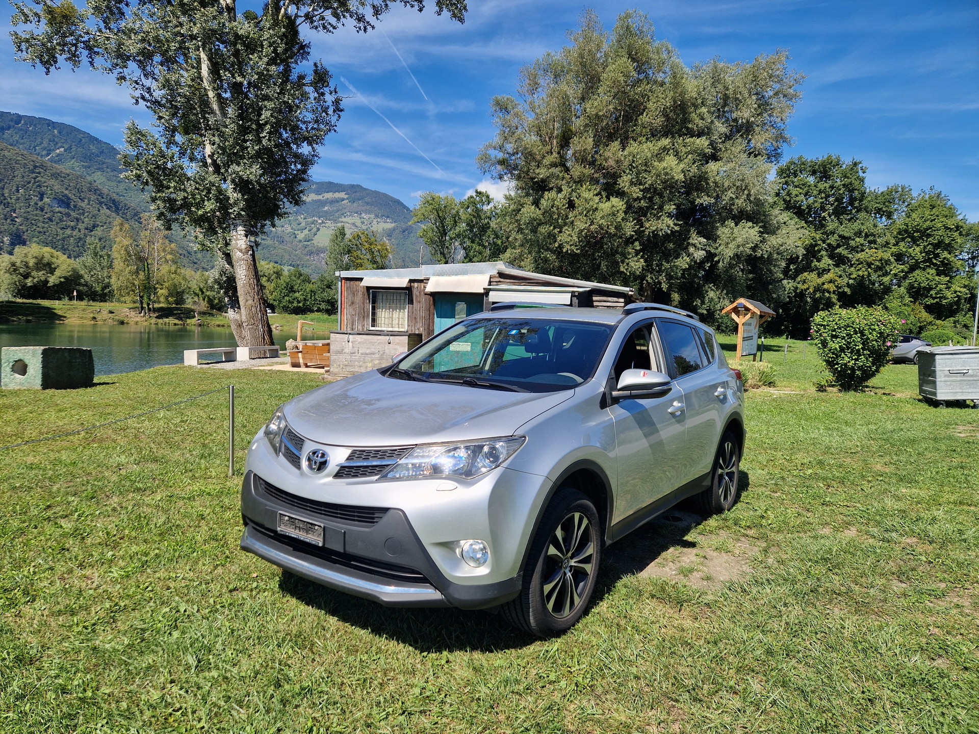 TOYOTA RAV-4 2.0 Style-image-0