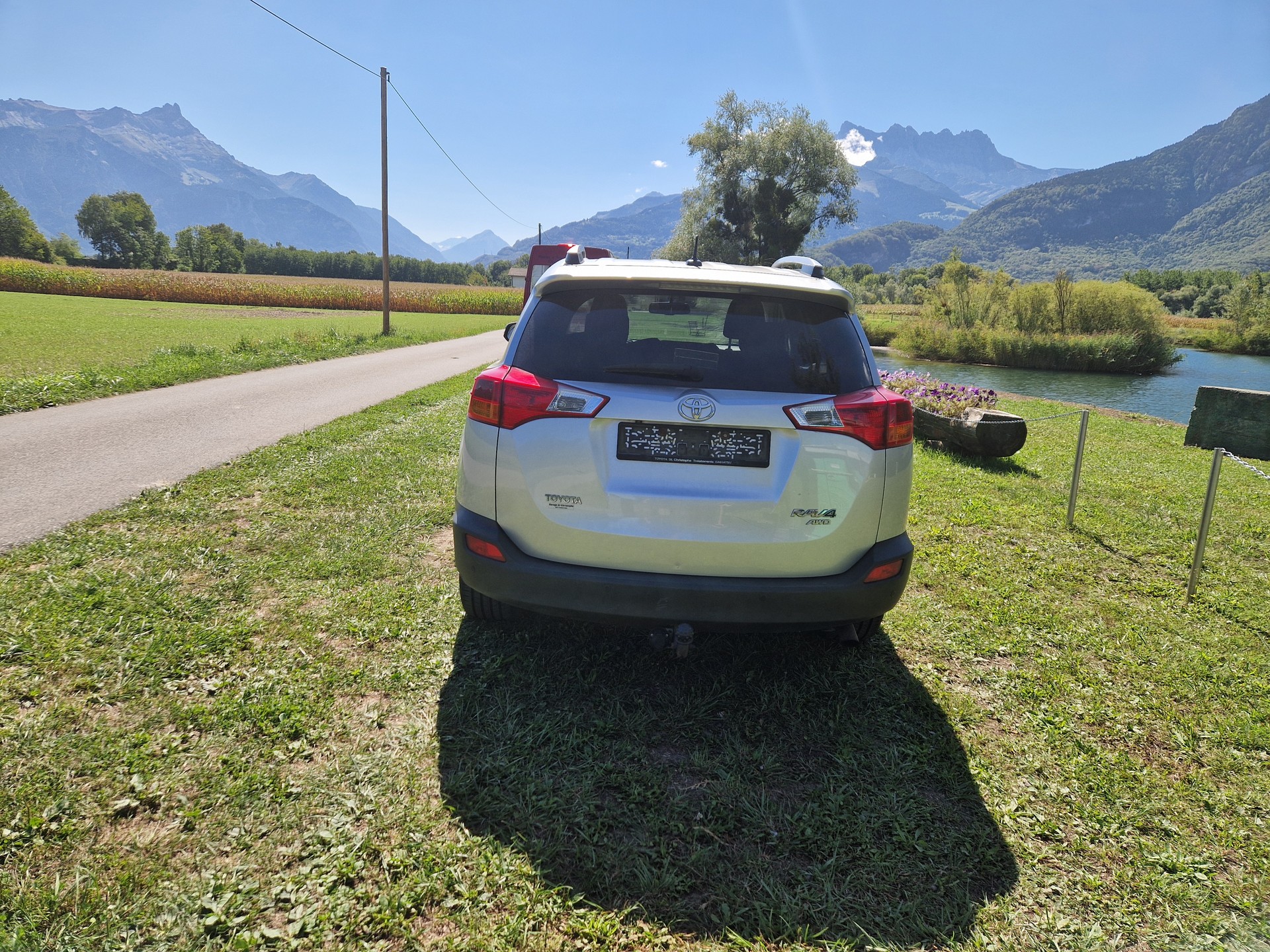 TOYOTA RAV-4 2.0 Style-image-4