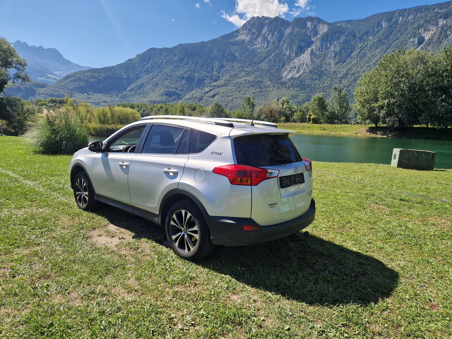 TOYOTA RAV-4 2.0 Style-image-5