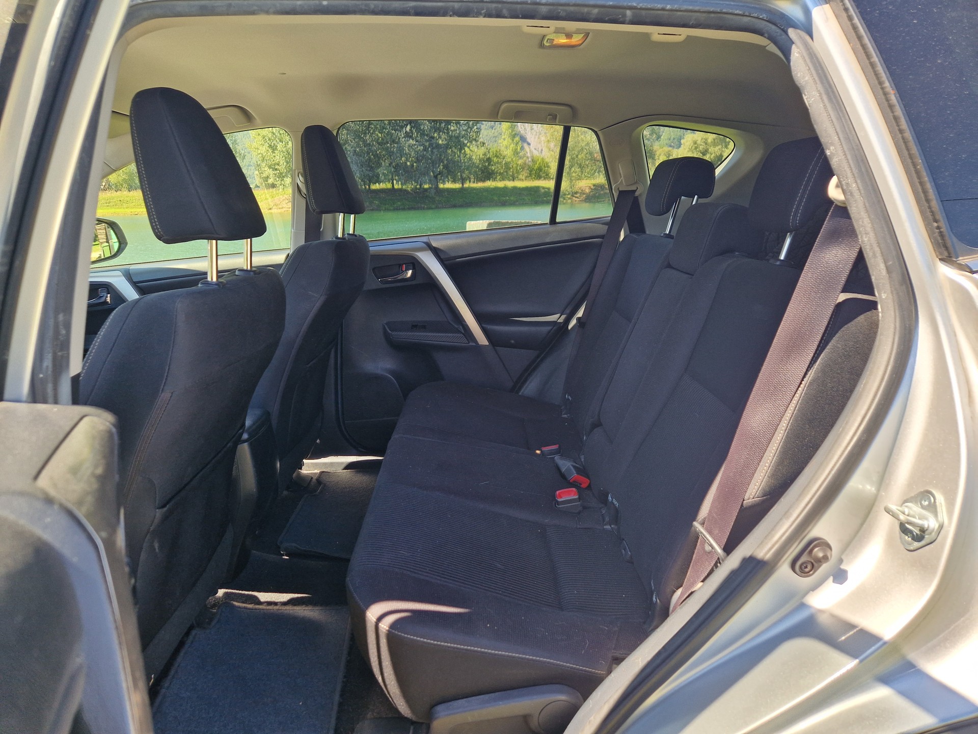 TOYOTA RAV-4 2.0 Style-image-6