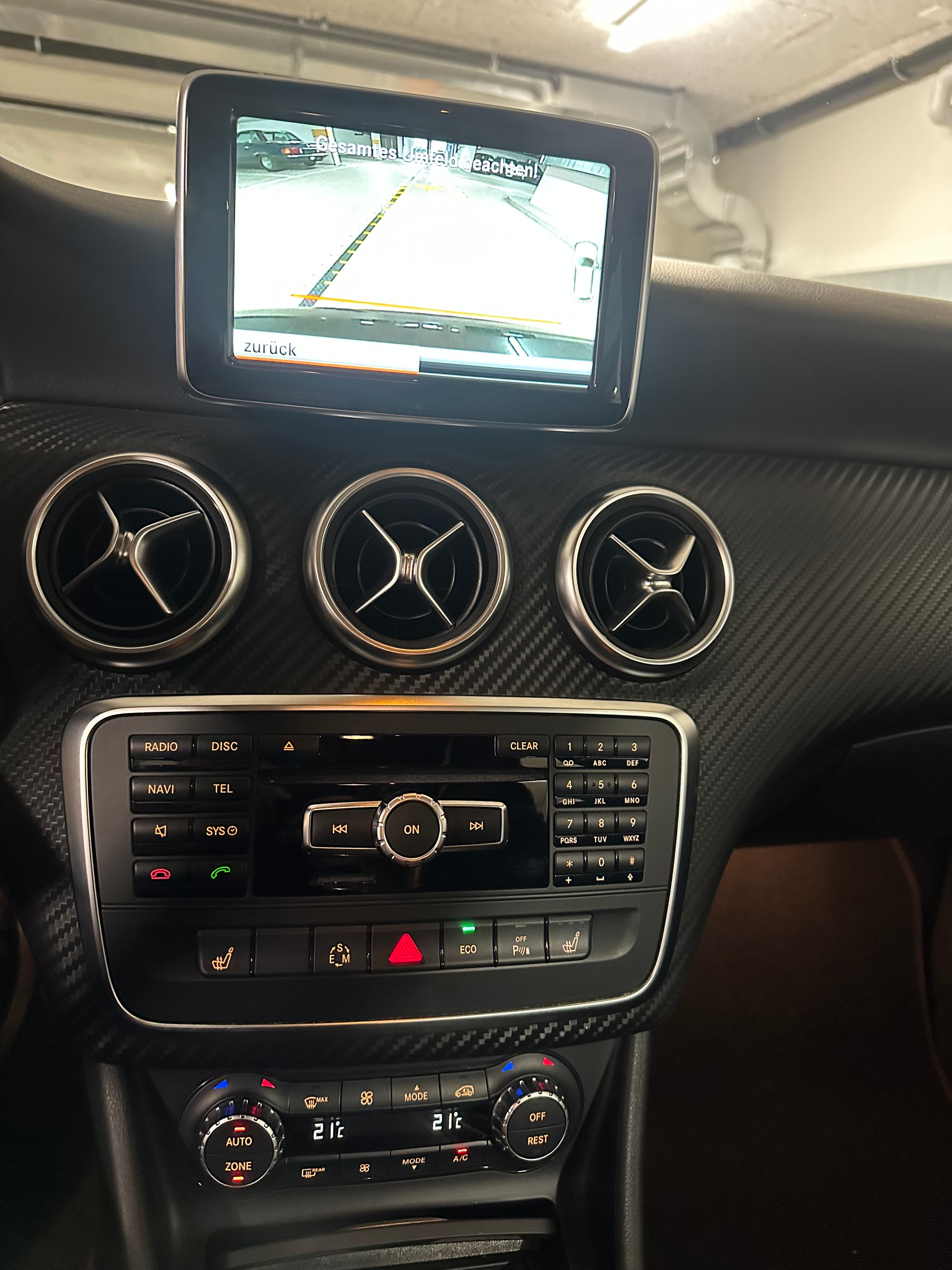 MERCEDES-BENZ A 200 AMG Line 7G-DCT-image-8