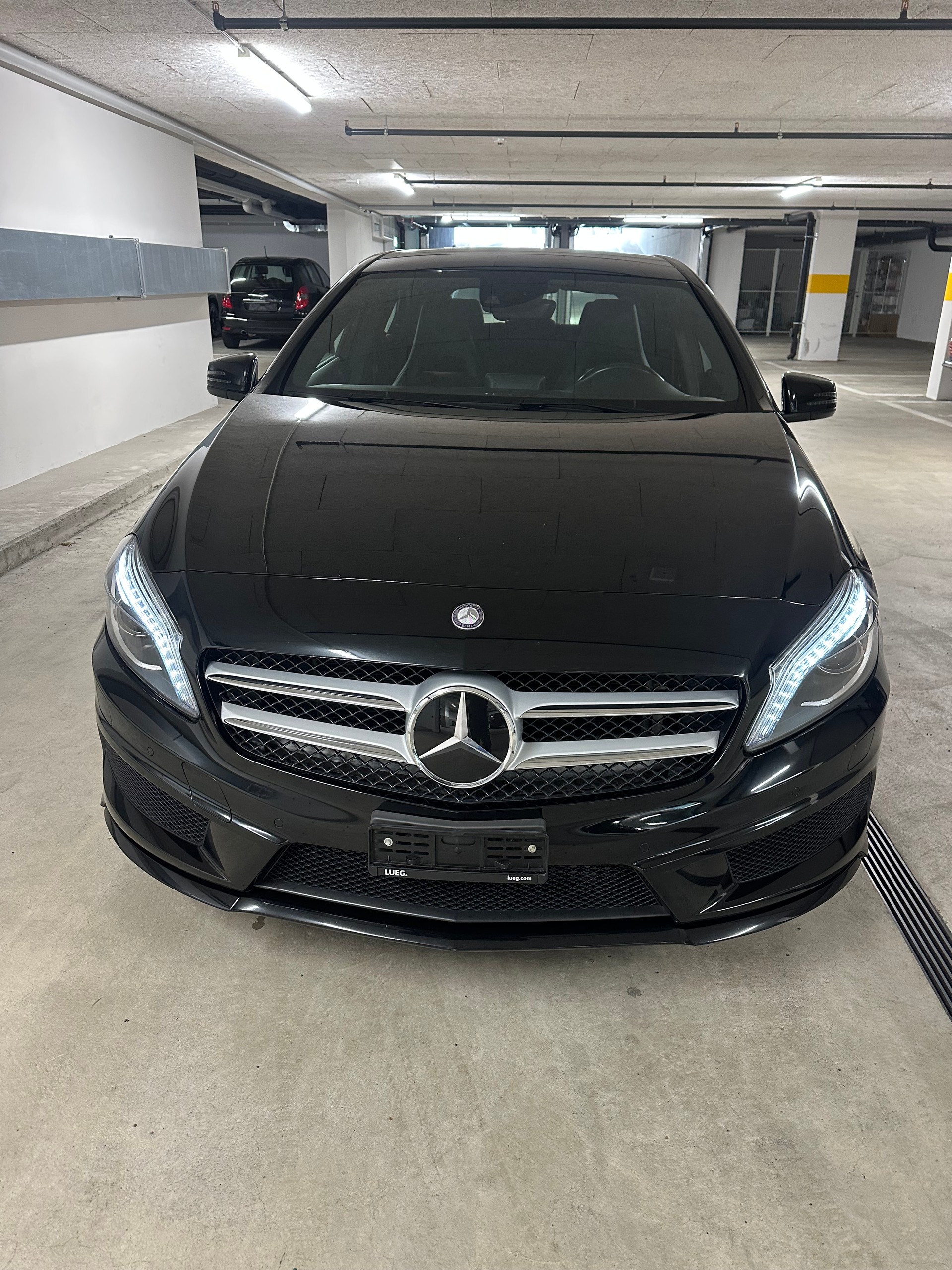 MERCEDES-BENZ A 200 AMG Line 7G-DCT-image-0