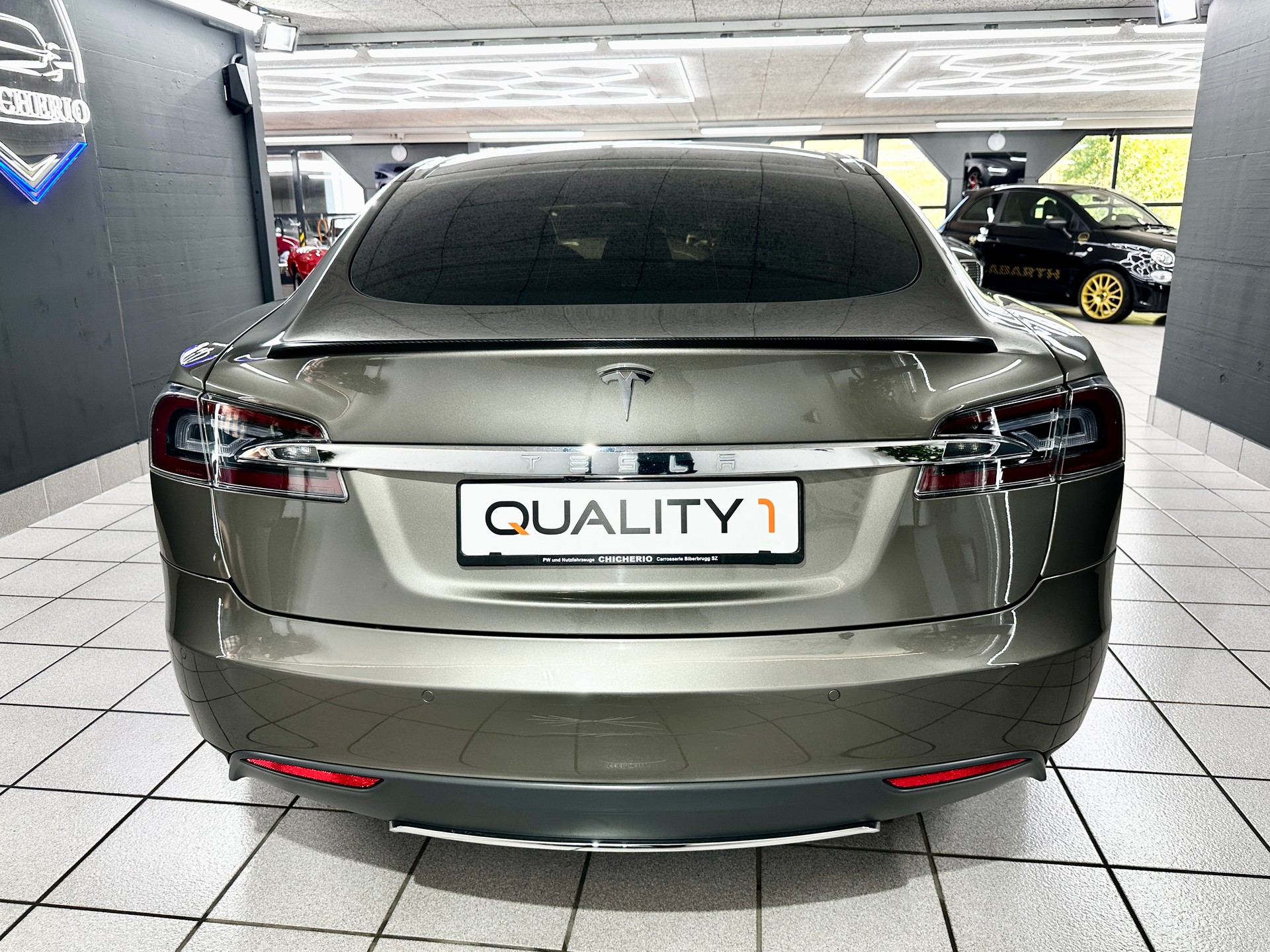 TESLA Model S 85 D Performance-image-3