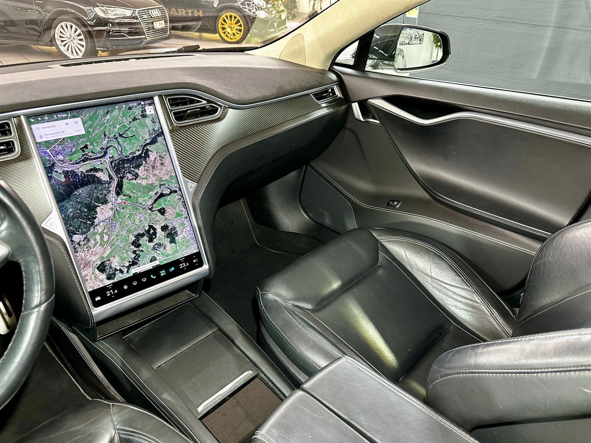 TESLA Model S 85 D Performance-image-20