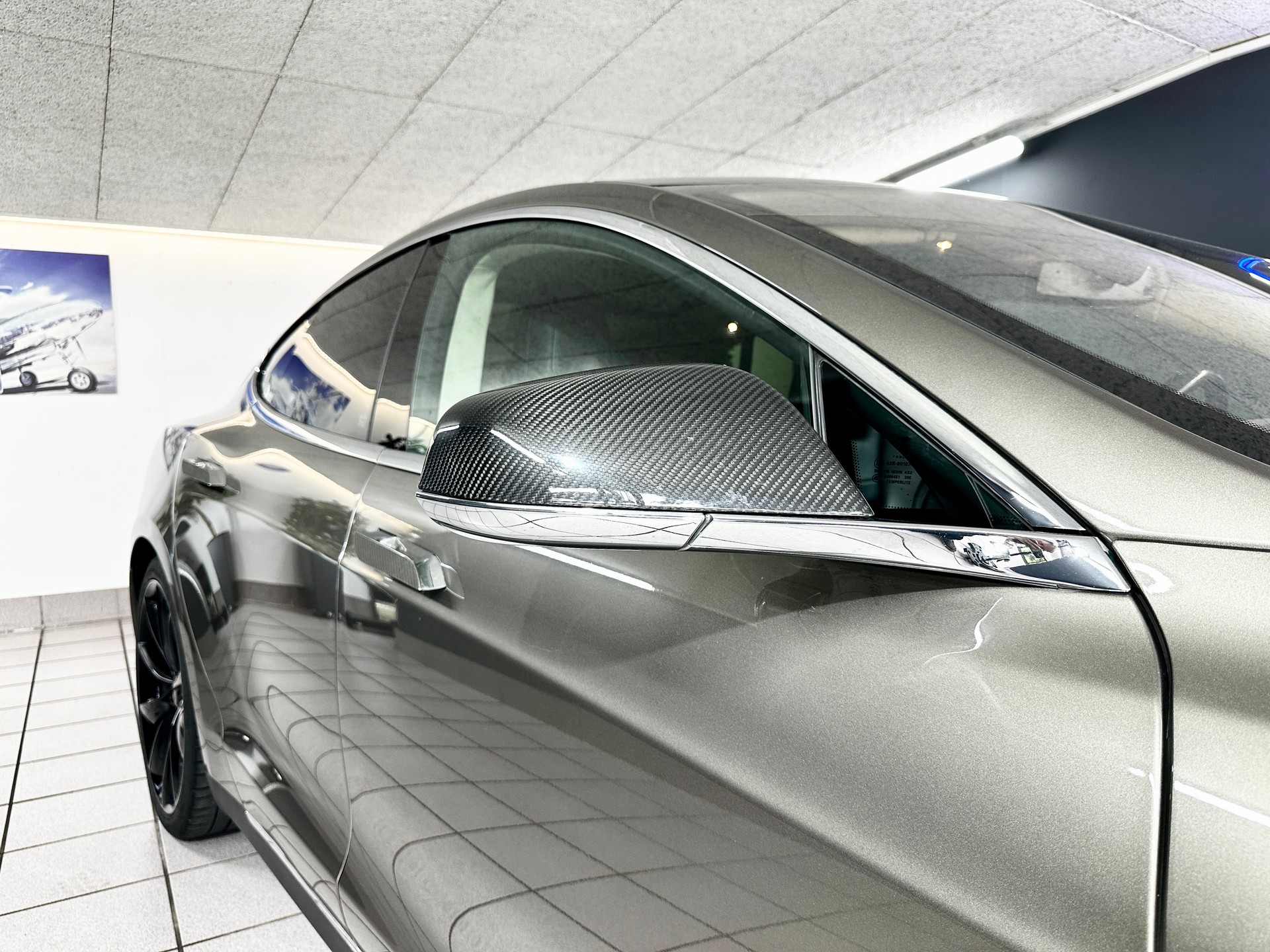TESLA Model S 85 D Performance-image-11