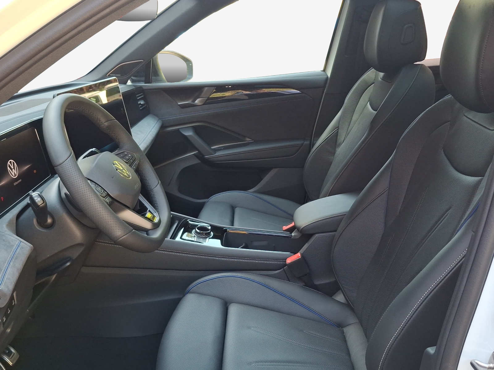 VW Tiguan 2.0 TSI DSG R-Line Plus 4Motion-image-7