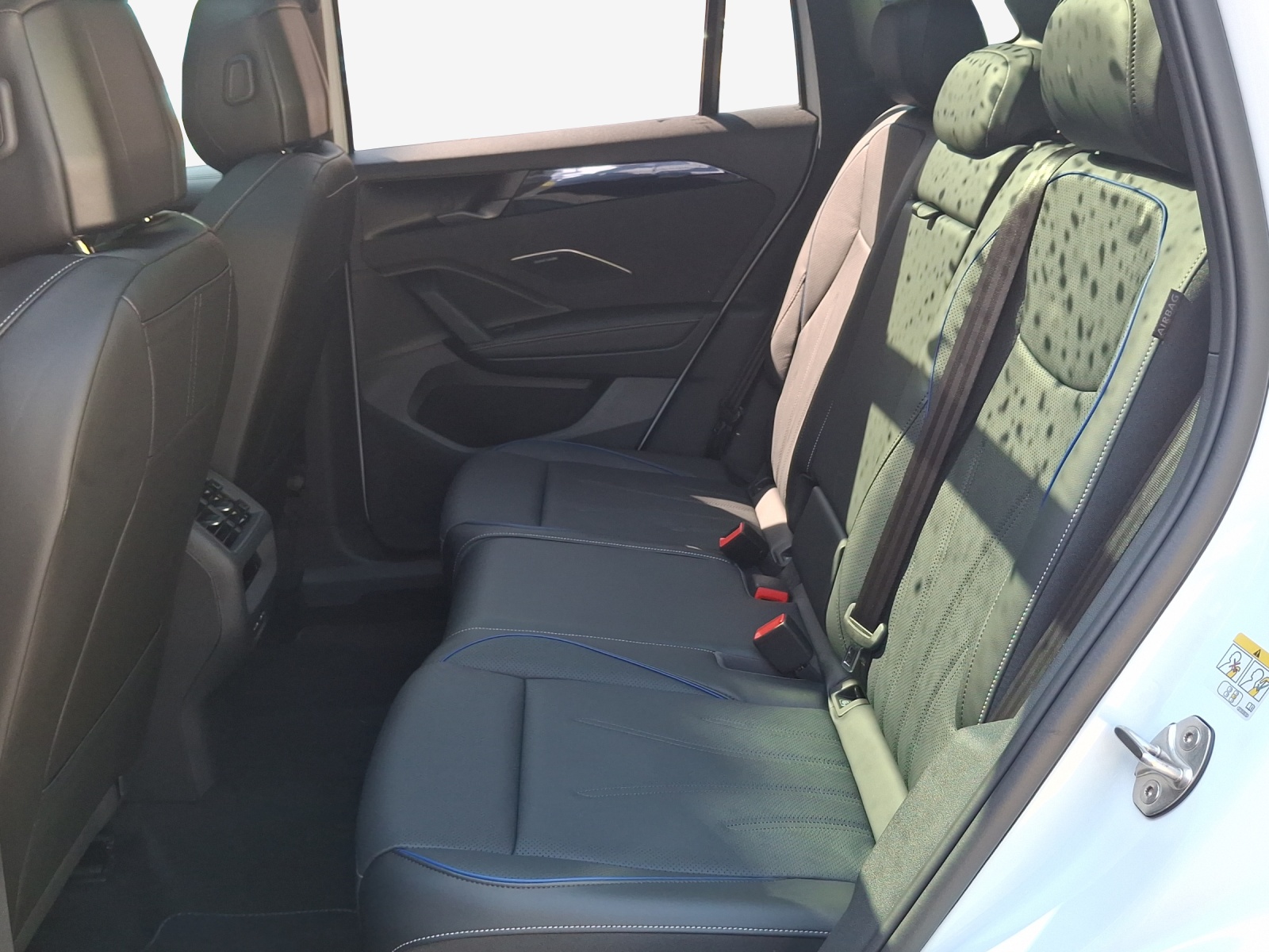 VW Tiguan 2.0 TSI DSG R-Line Plus 4Motion-image-11