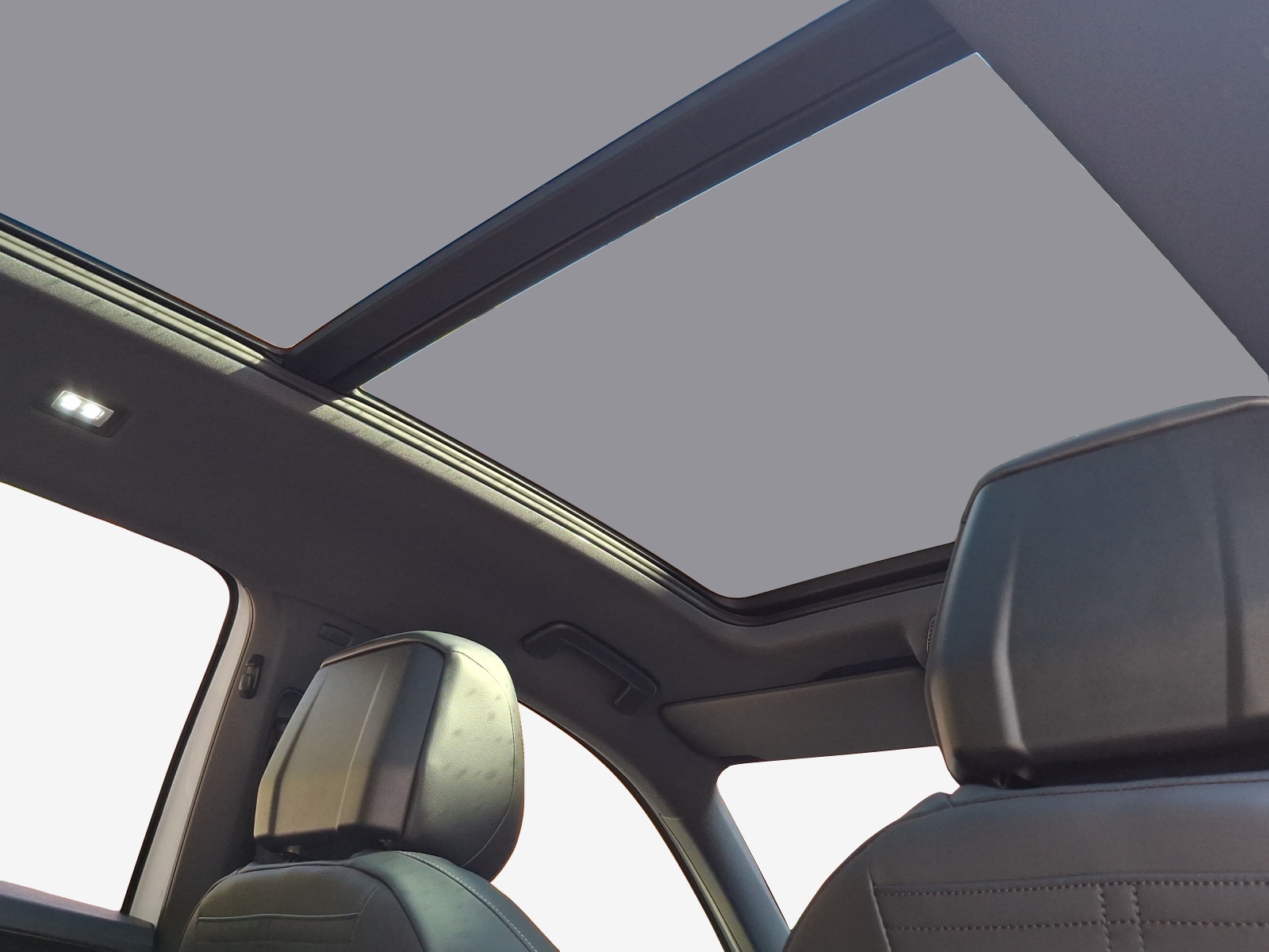VW Tiguan 2.0 TSI DSG R-Line Plus 4Motion-image-15