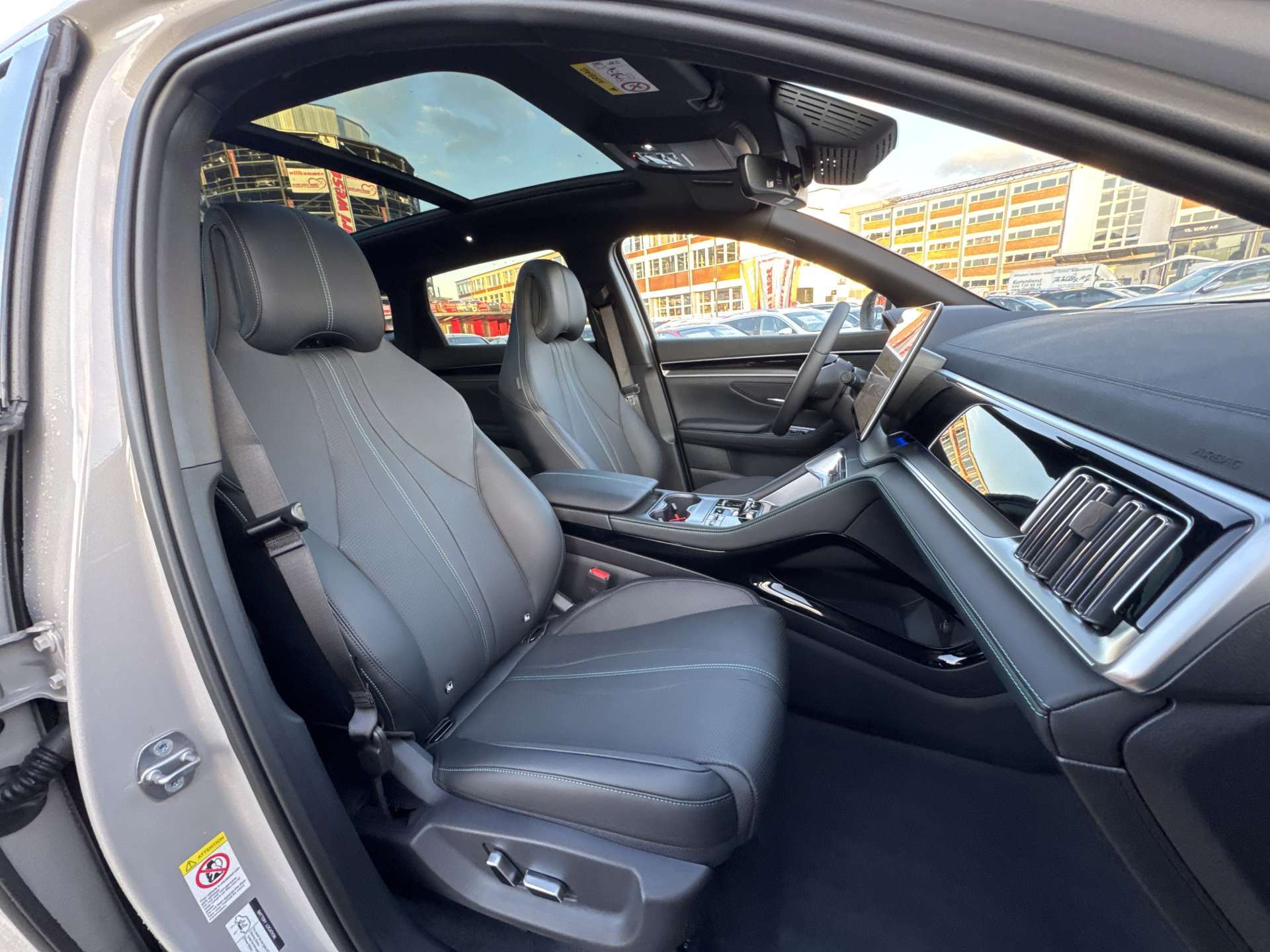 BYD Seal U DM-i PHEV Design AWD 324PS Automat-image-11