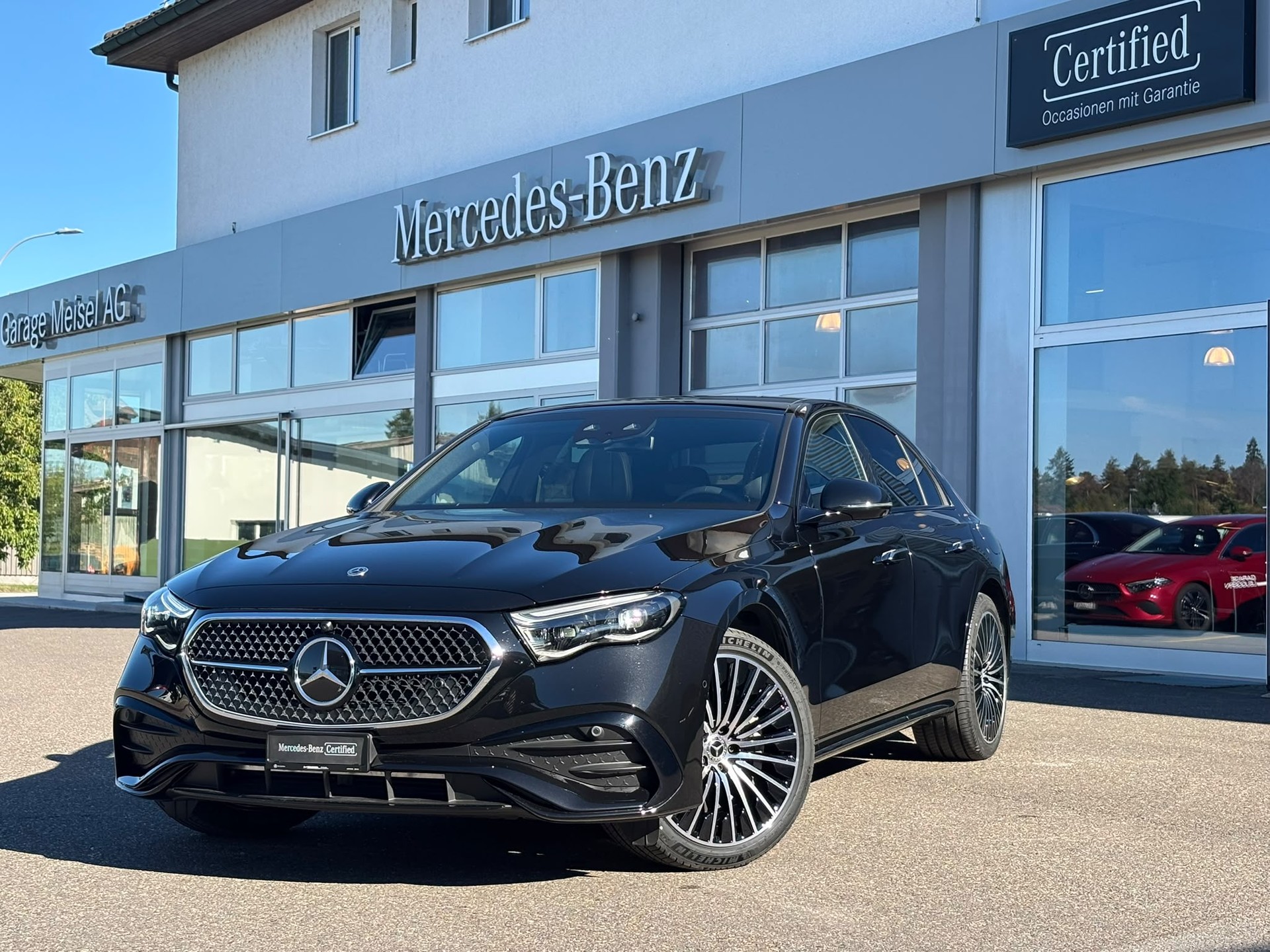 MERCEDES-BENZ E 300 e AMG-Line 4Matic-image-1