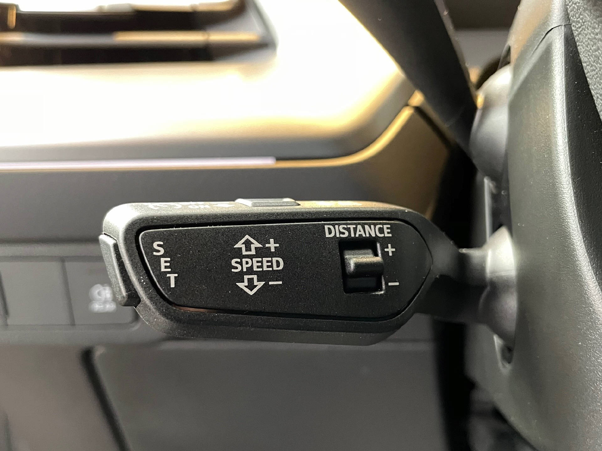 AUDI Q4 e-tron 35-image-25