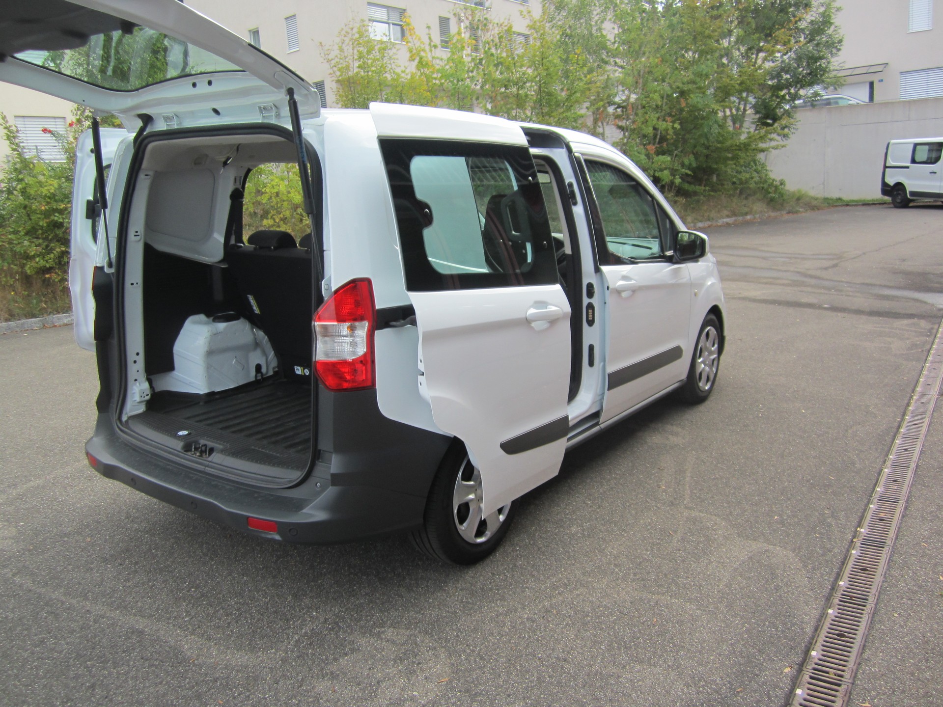 FORD Transit Courier Combi 1.5 TDCi Trend-image-5