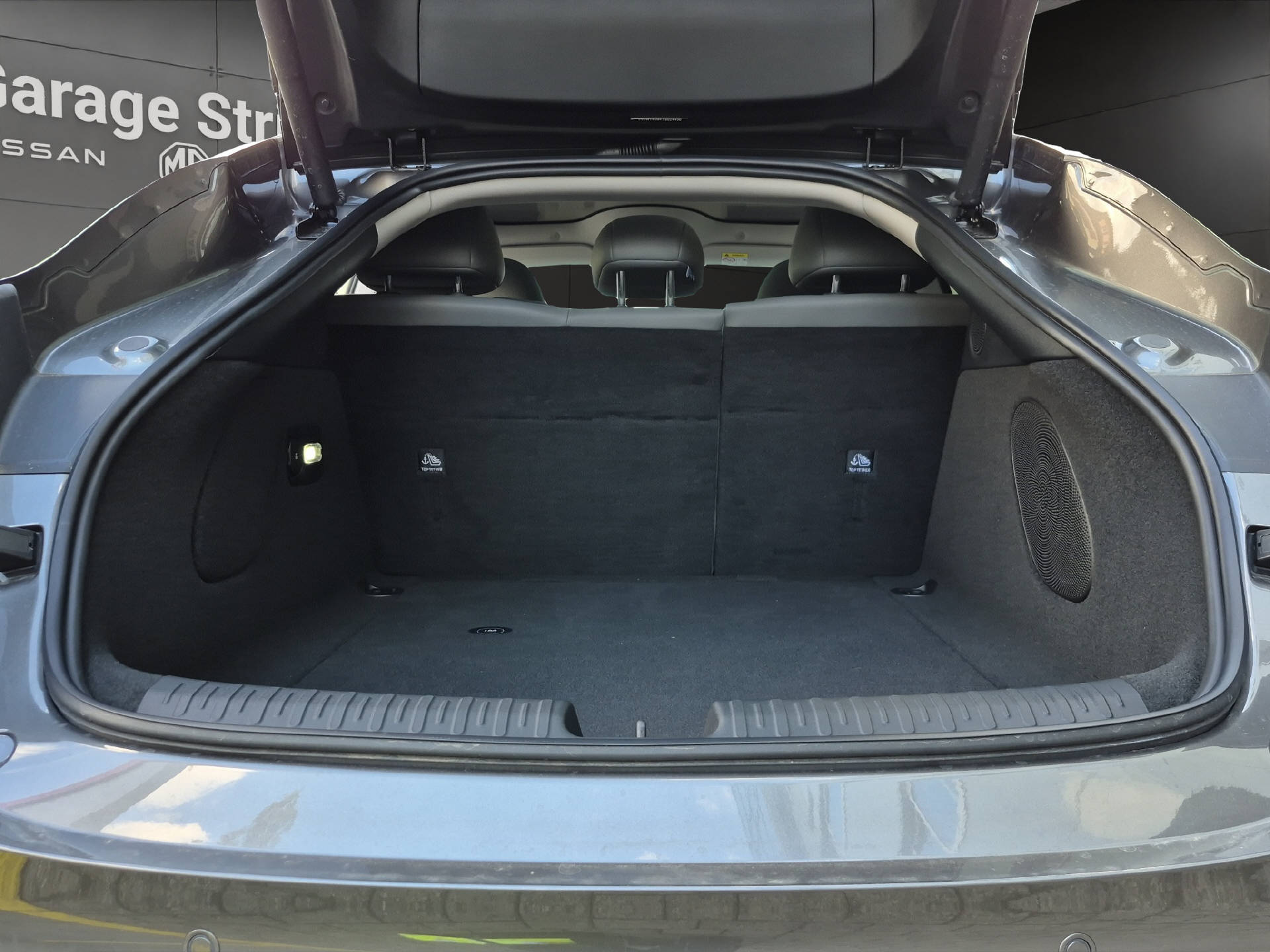 MG IM5 100 kWh Performance 20" 4WD-image-12