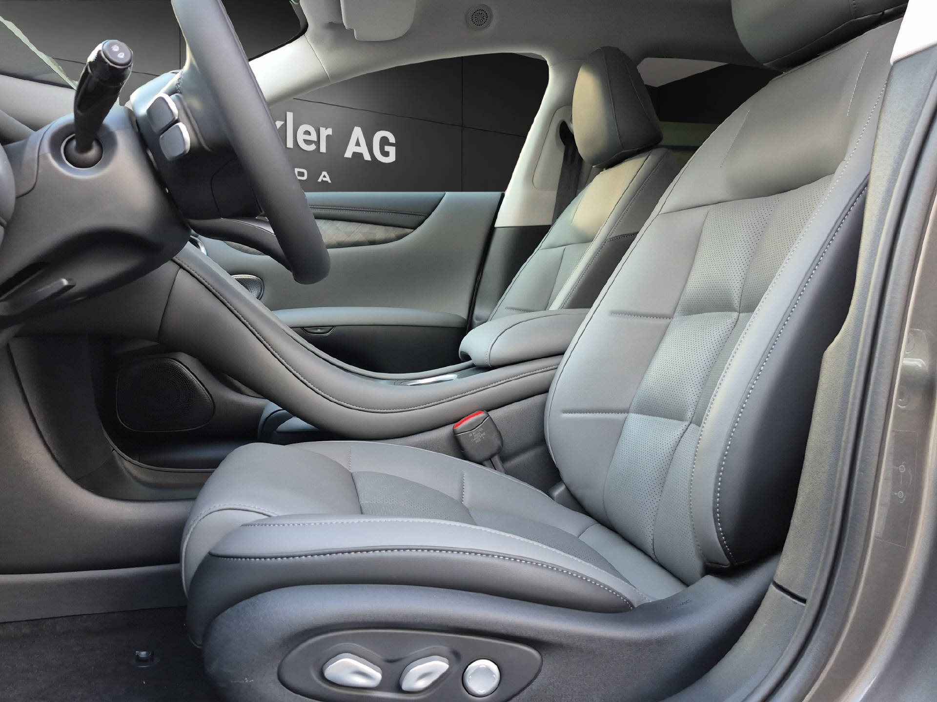 MG IM5 100 kWh Performance 20" 4WD-image-9