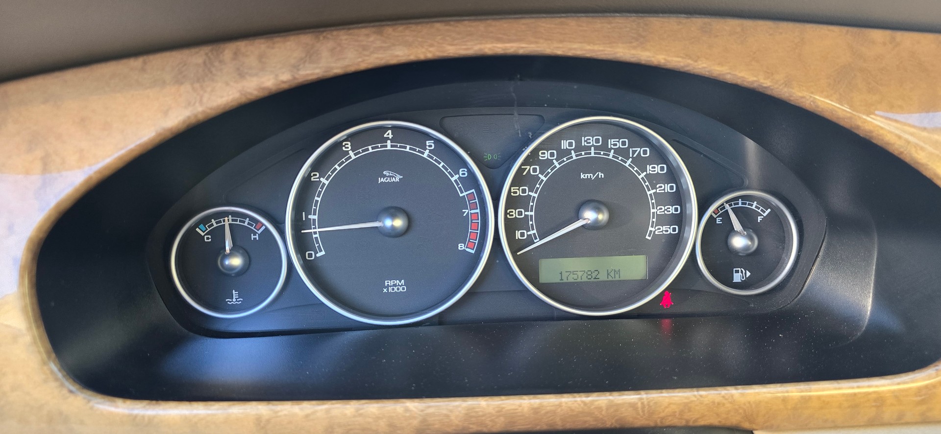 JAGUAR X-Type 3.0 V6 Traction4 Executive-image-17