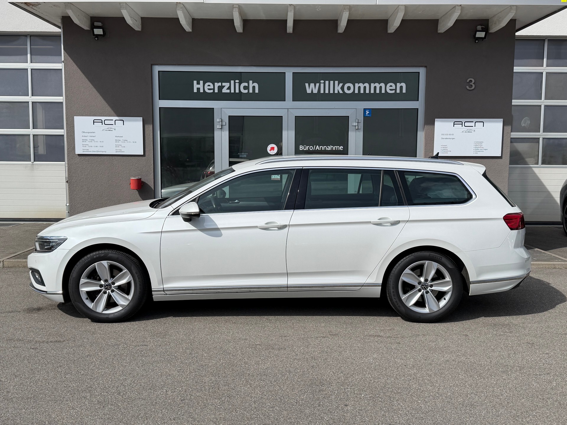 VW Passat Variant 2.0 TSI Elegance DSG-image-3