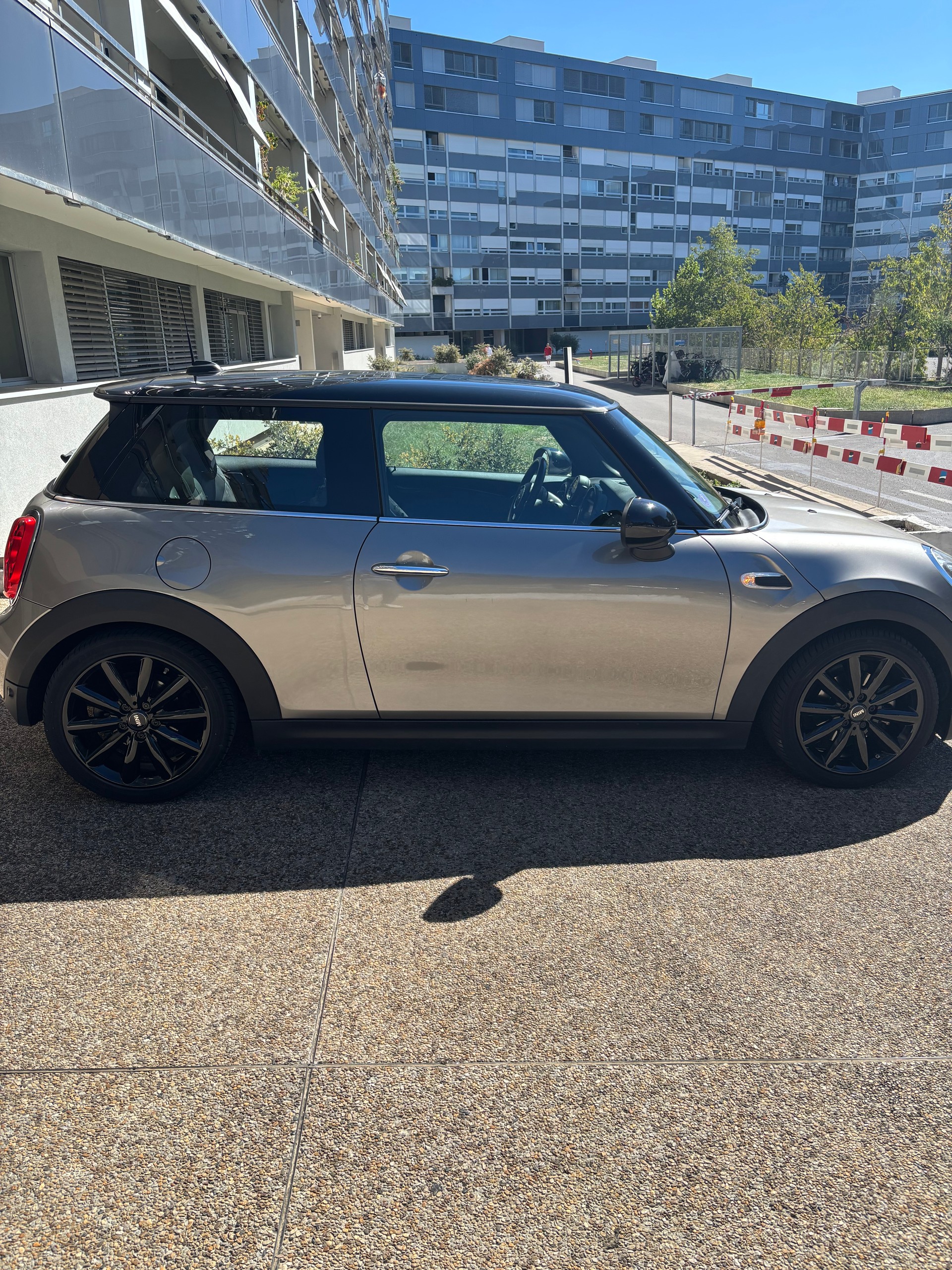 MINI 1.5i Cooper-image-1