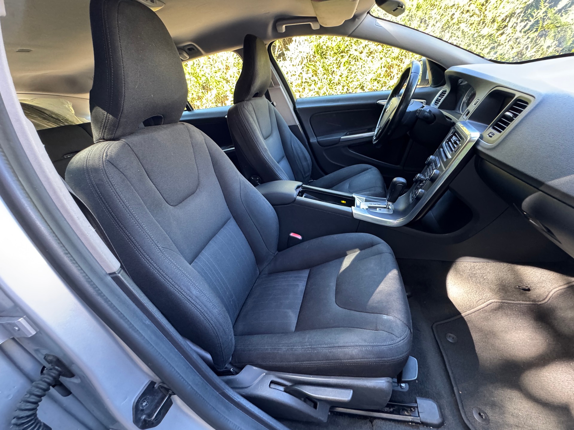 VOLVO V60 D3 Kinetic Geartronic-image-7