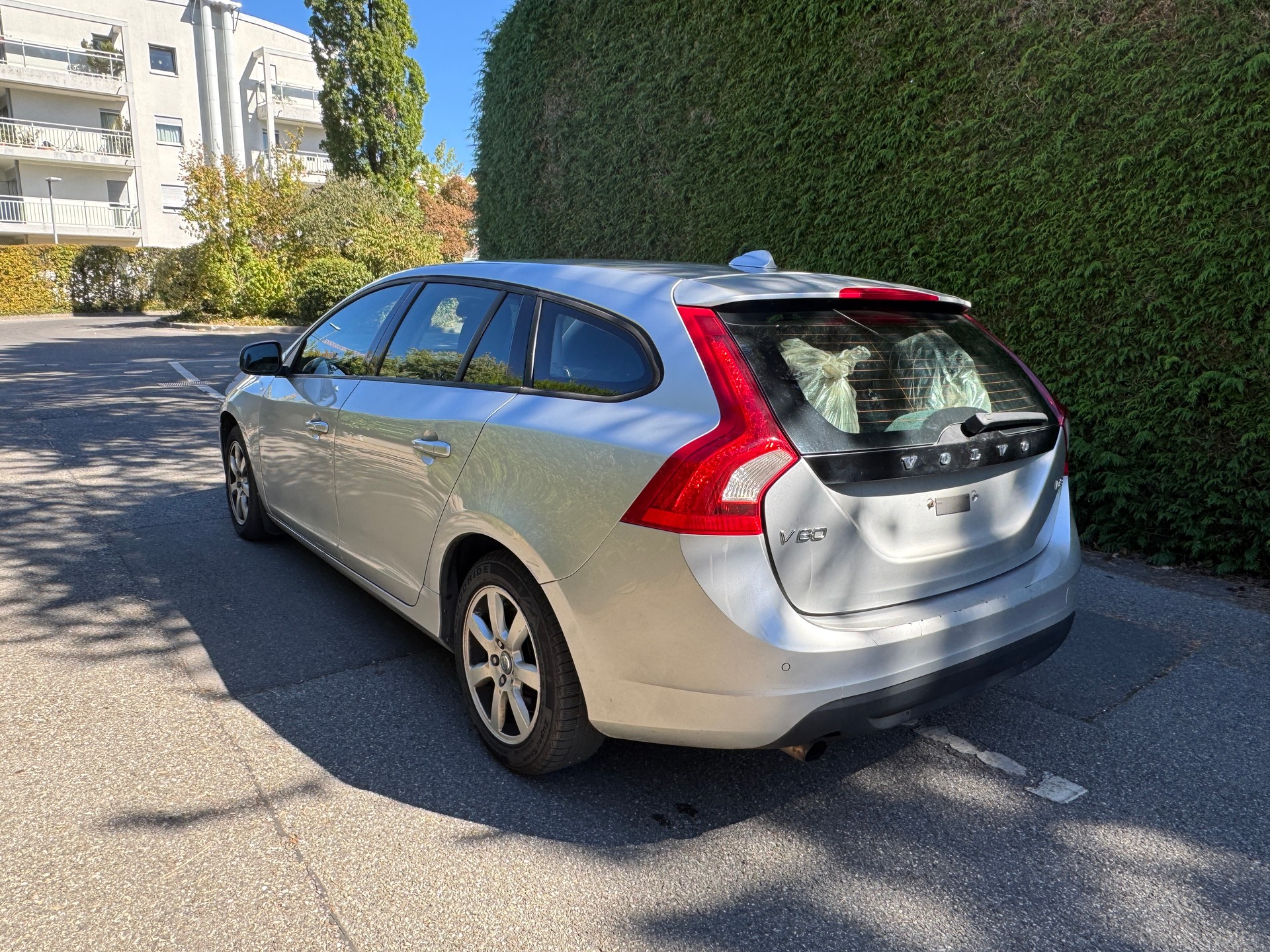 VOLVO V60 D3 Kinetic Geartronic-image-3